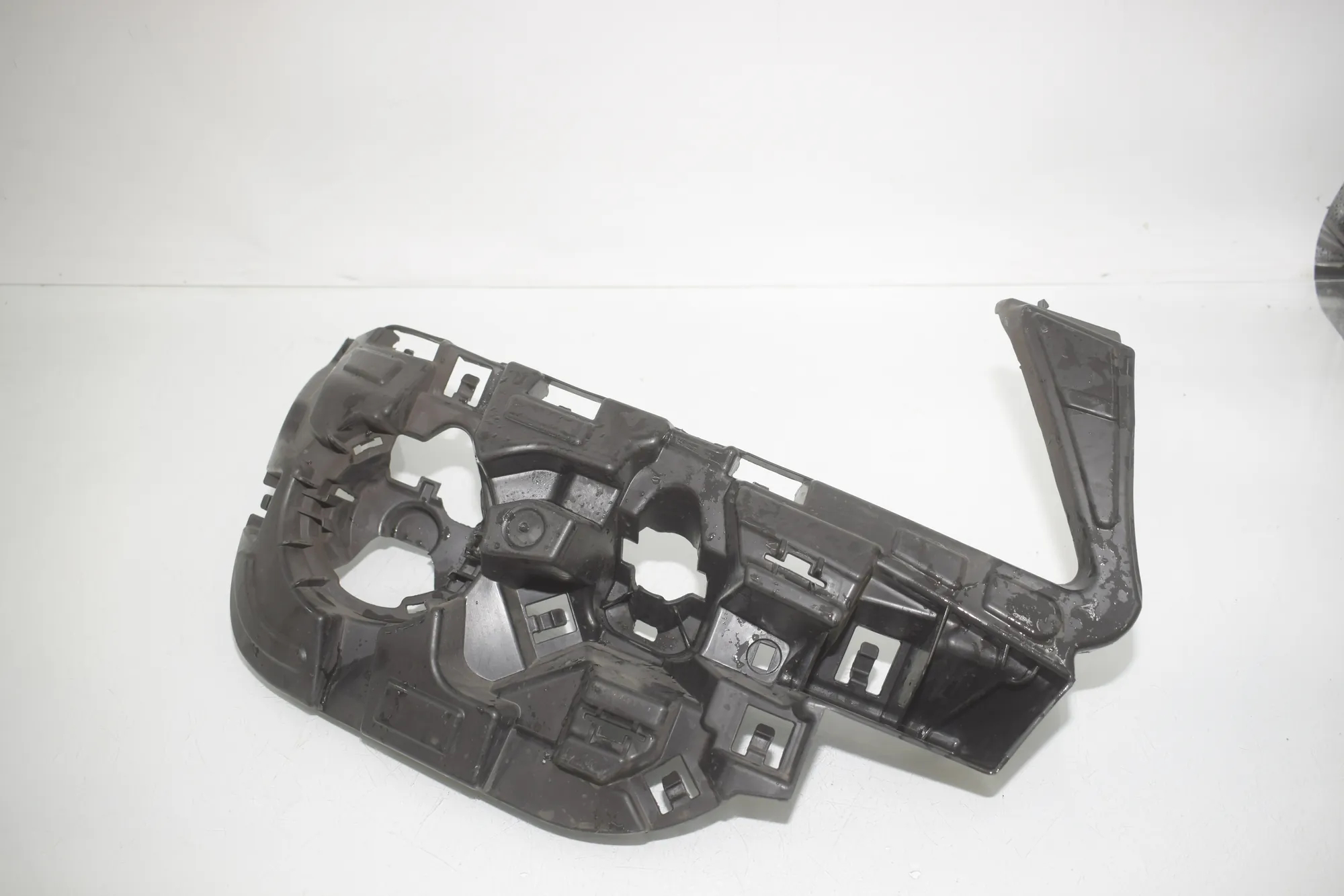 Front Right Fog Light Bracket – OEM 7212956 · BMW X3 (F25) BMW X3 (F25) xDrive 30 d 2012 – 4