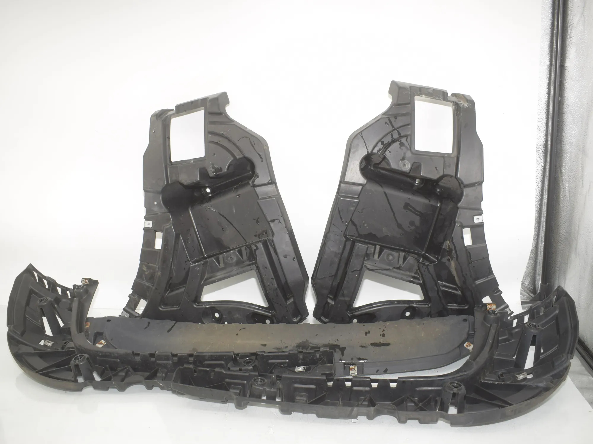 Rear Right Bumper Bracket – OEM 7210078 · BMW X3 (F25) BMW X3 (F25) xDrive 30 d 2012