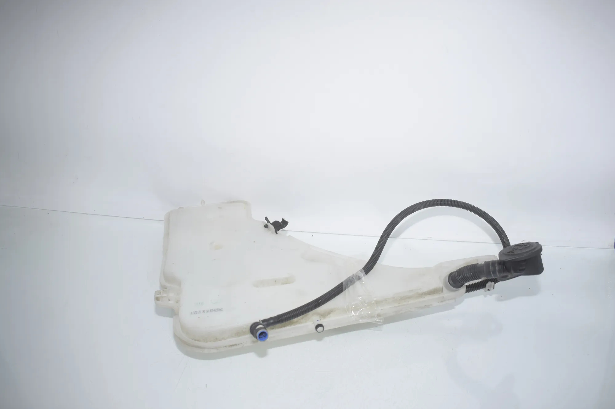Window Washer Tank – OEM 7241679 · BMW 3 (F30, F80) BMW 3 (F30, F80) 320 i 2012 – 4