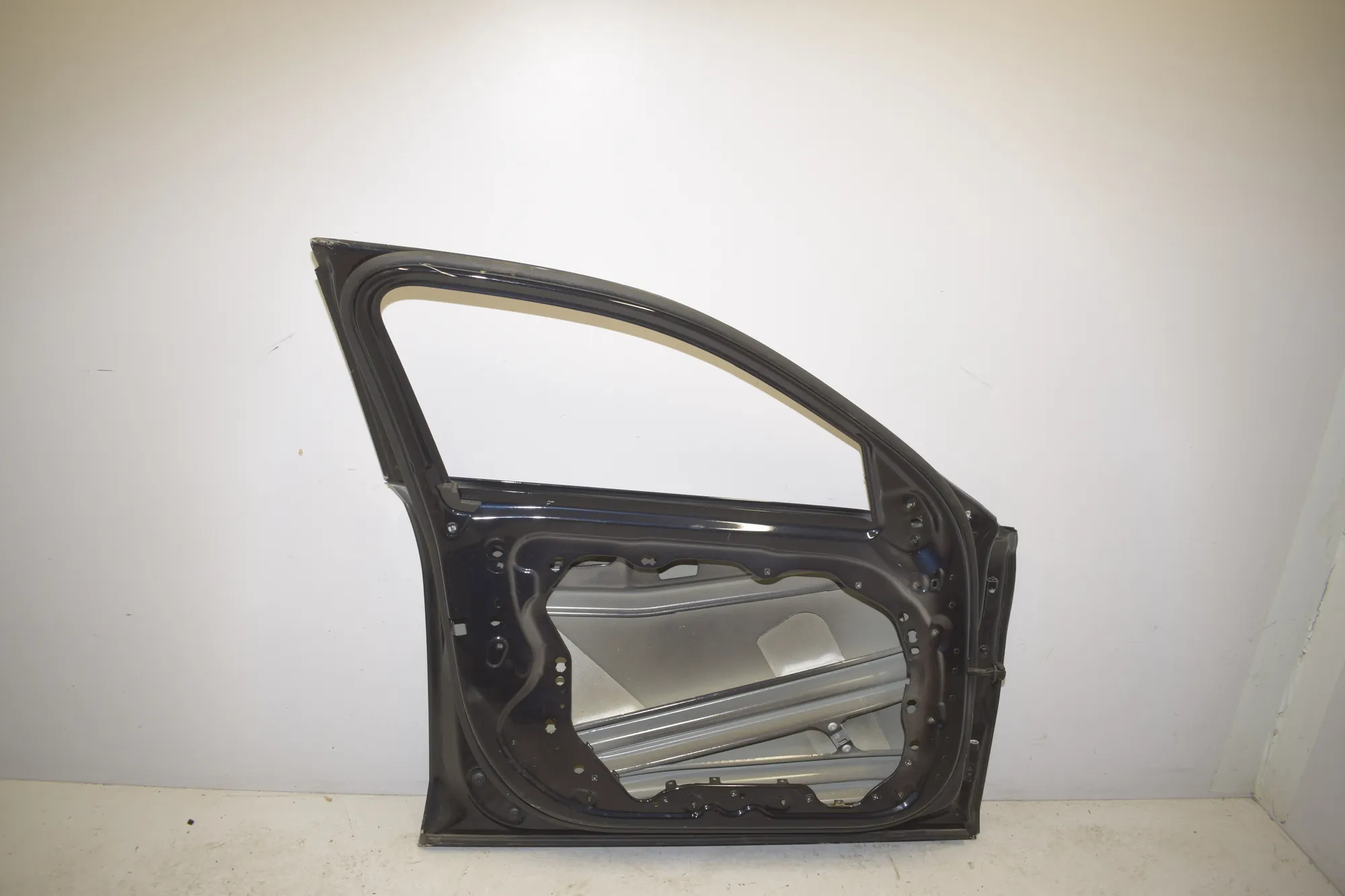 Front Left Door · BMW 5 (G60) BMW 5 (G60) 520 D Mild Hybrid 2023 – 7