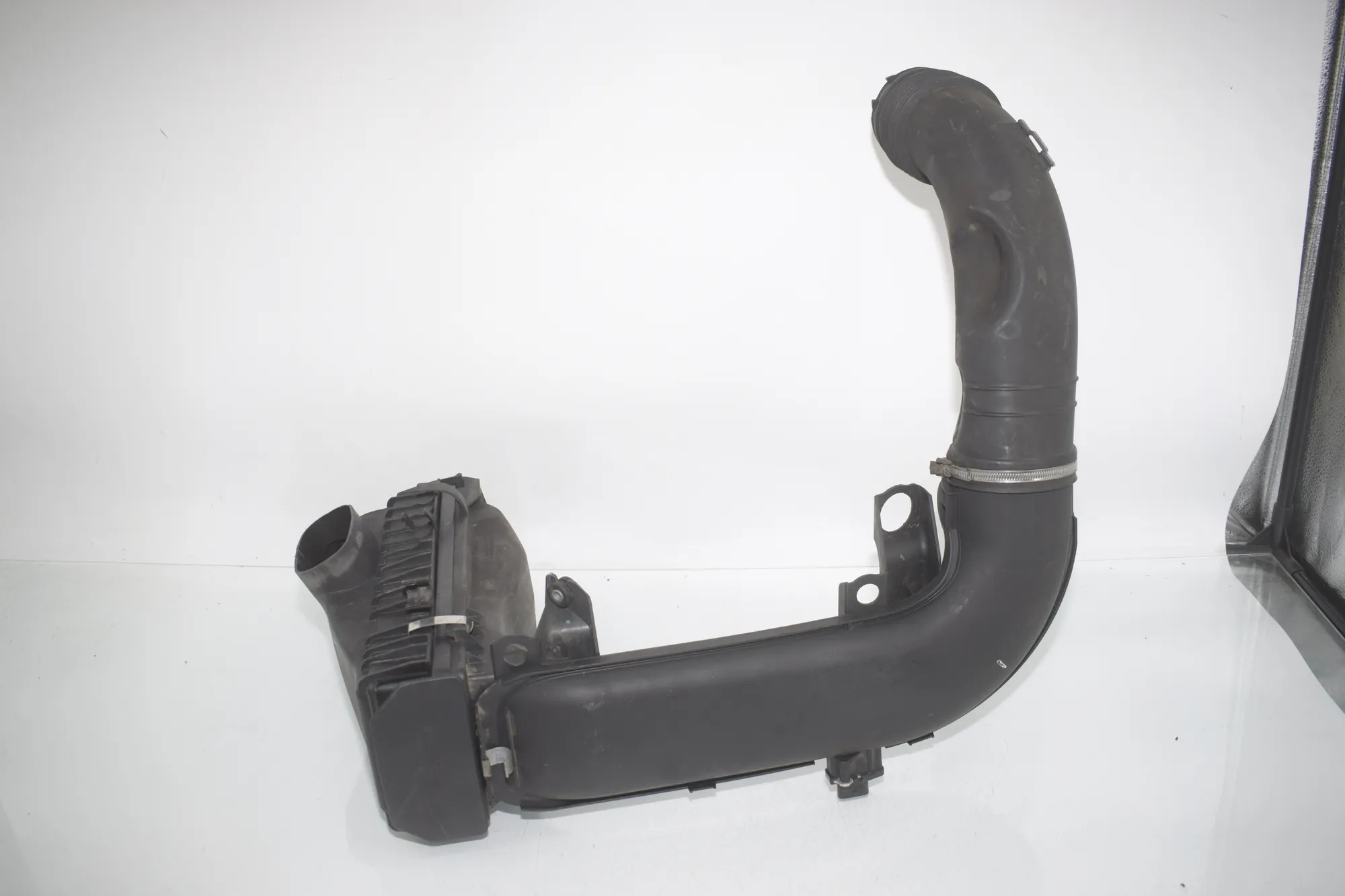 Air Filter Box – OEM 8507565 · BMW X3 (F25) BMW X3 (F25) xDrive 30 d 2012