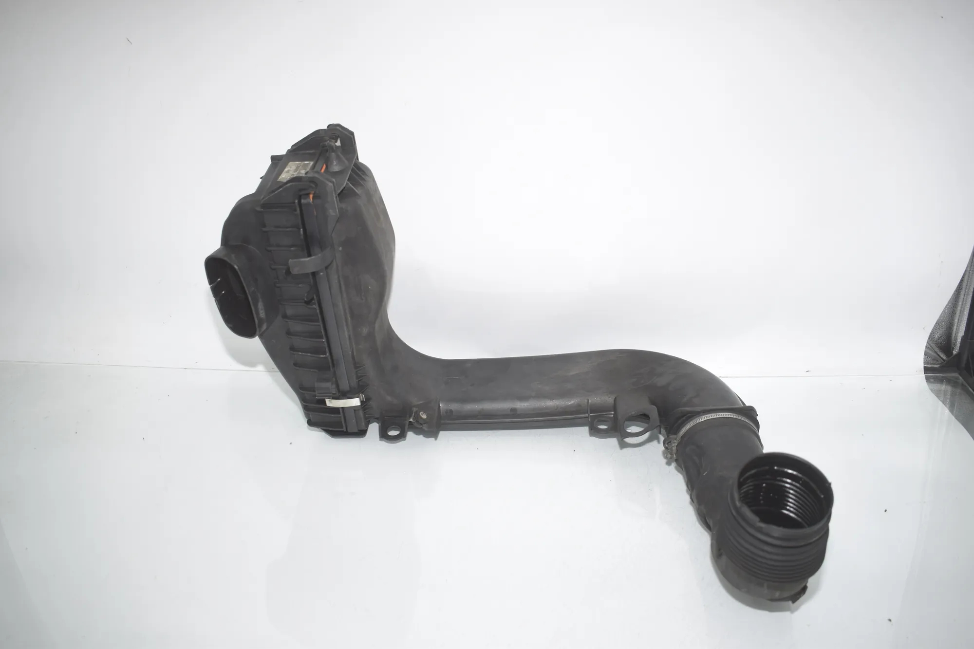 Air Filter Box – OEM 8507565 · BMW X3 (F25) BMW X3 (F25) xDrive 30 d 2012 – 2