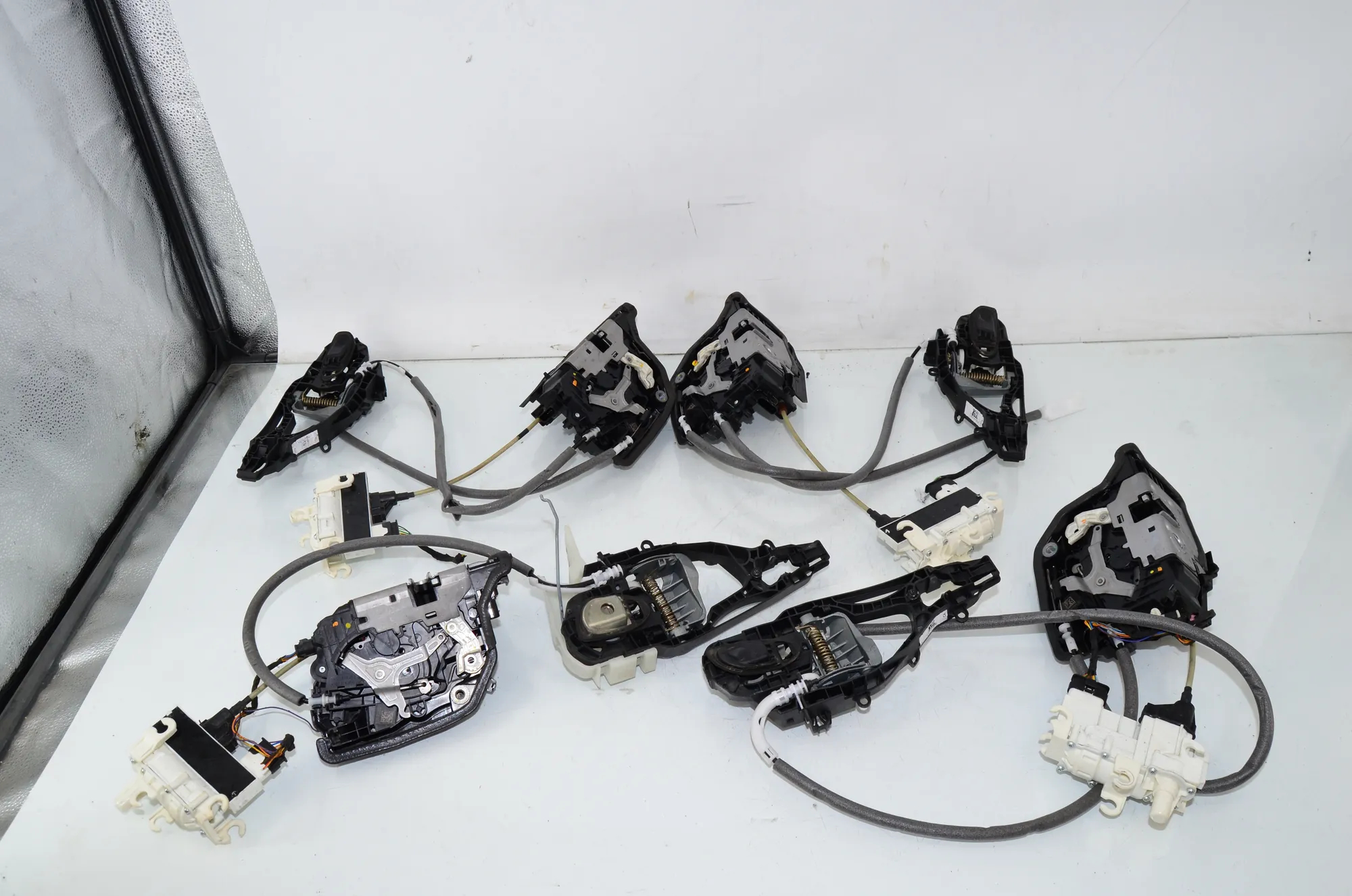 Door Locks Soft Close Kit – OEM 2581894 · BMW 7 (G11, G12) 750 d, Ld xDrive 2016