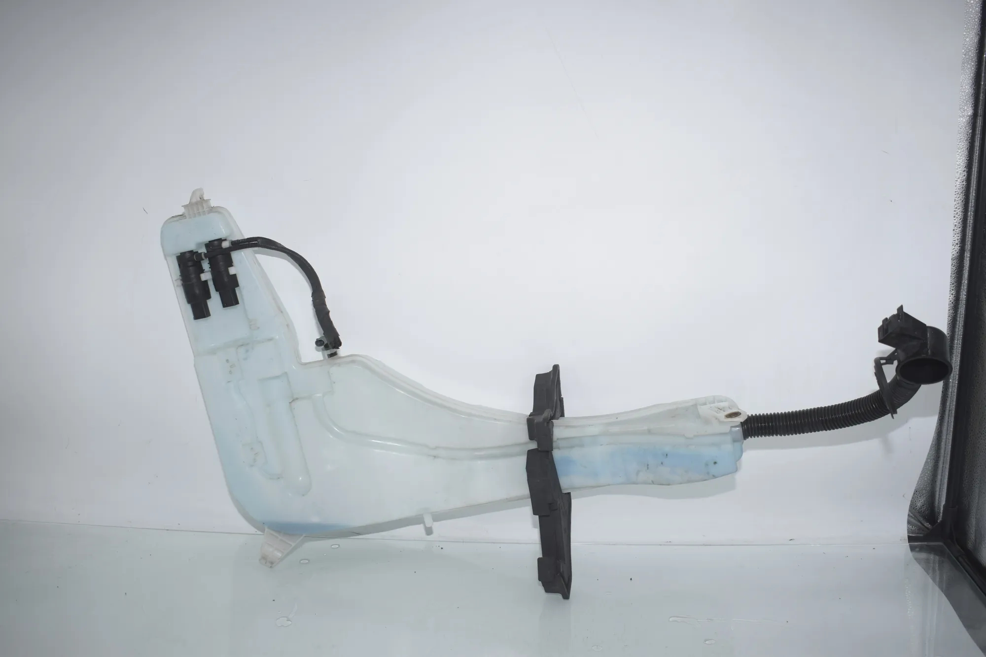 Window Washer Tank – OEM 7255827 · BMW X3 (F25) BMW X3 (F25) xDrive 30 d 2012 – 2
