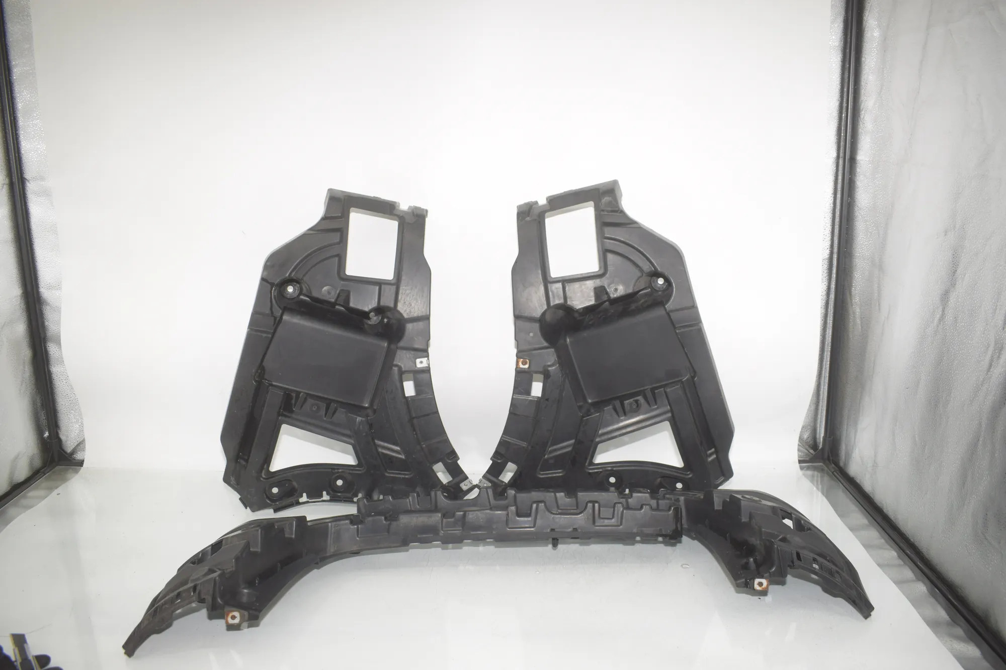 Rear Right Bumper Bracket – OEM 7239884 · BMW X3 (F25) BMW X3 (F25) xDrive 30 d 2012