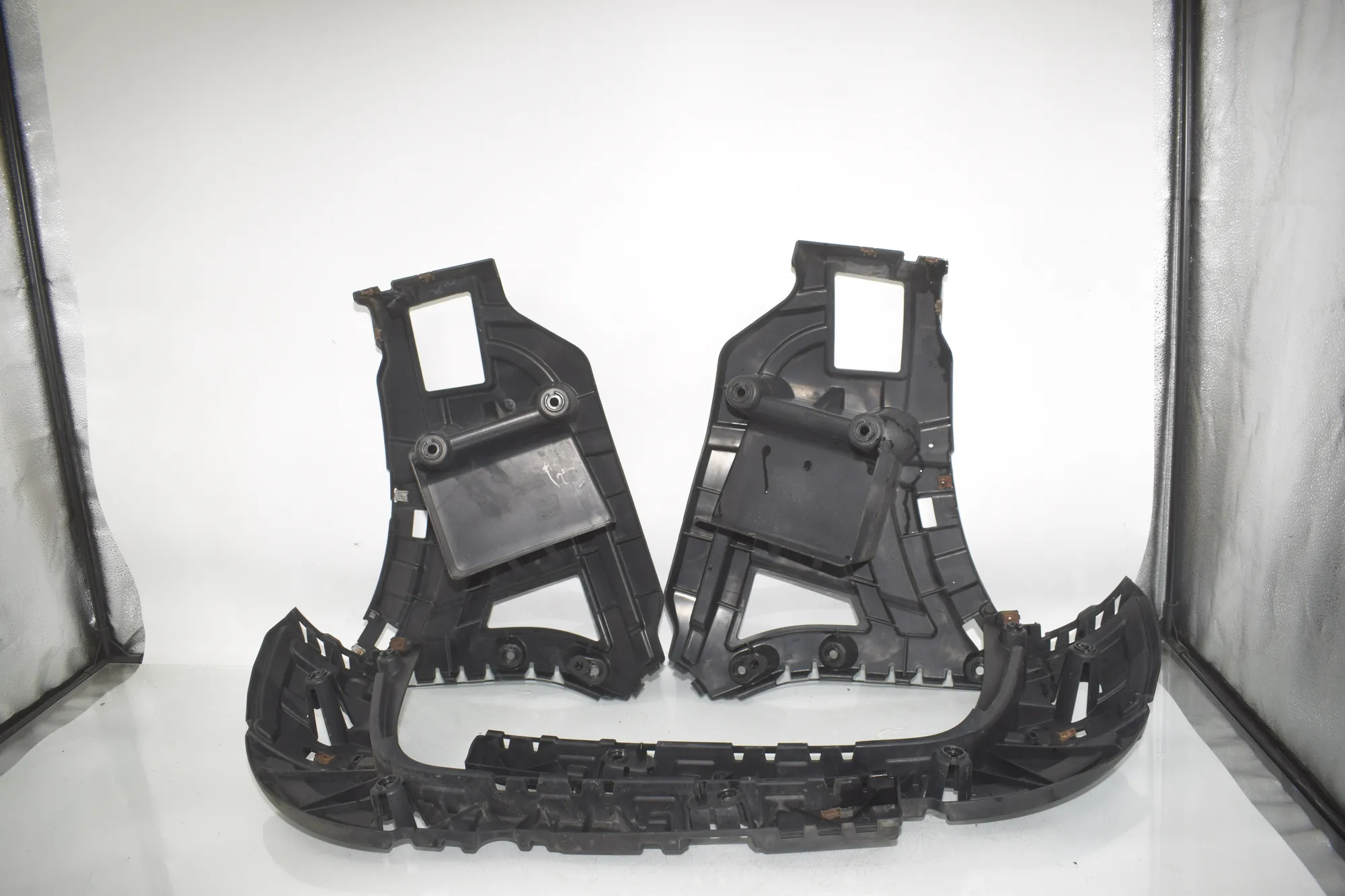 Rear Right Bumper Bracket – OEM 7239884 · BMW X3 (F25) BMW X3 (F25) xDrive 30 d 2012 – 3