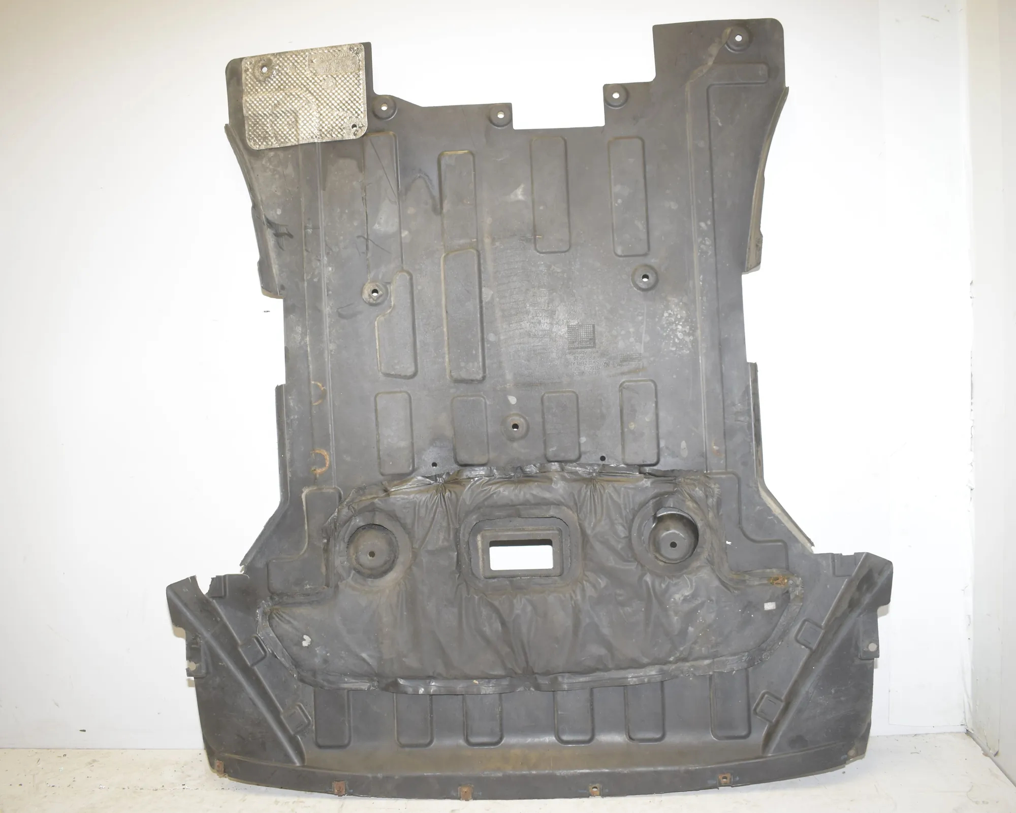 Engine Cover – OEM 7253942 · BMW X3 (F25) BMW X3 (F25) xDrive 30 d 2012 – 2