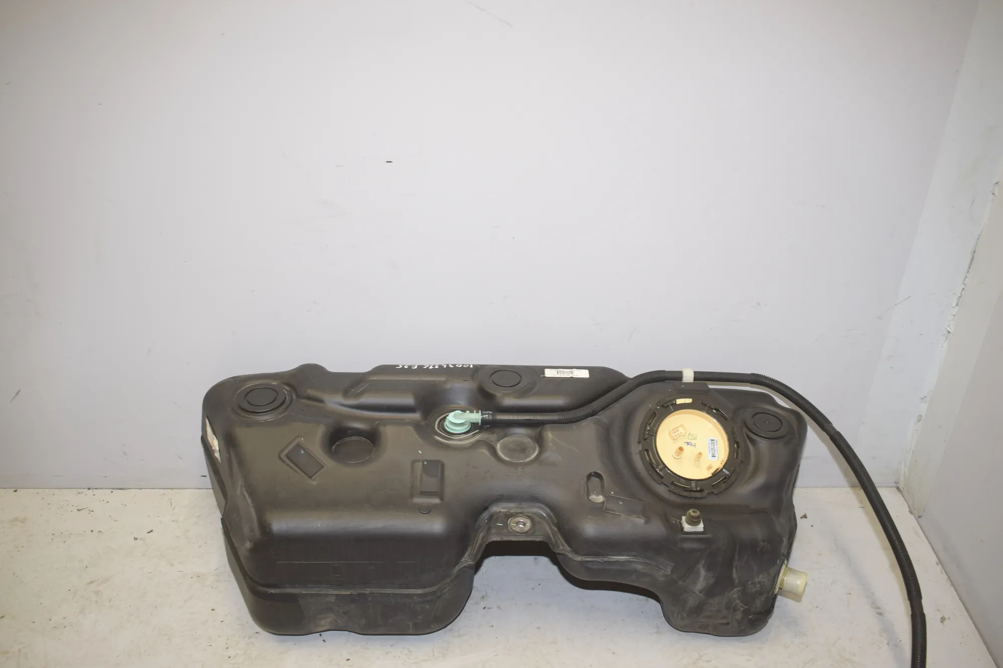 Fuel Tank – OEM 7220745 · BMW X3 (F25) BMW X3 (F25) xDrive 30 d 2012