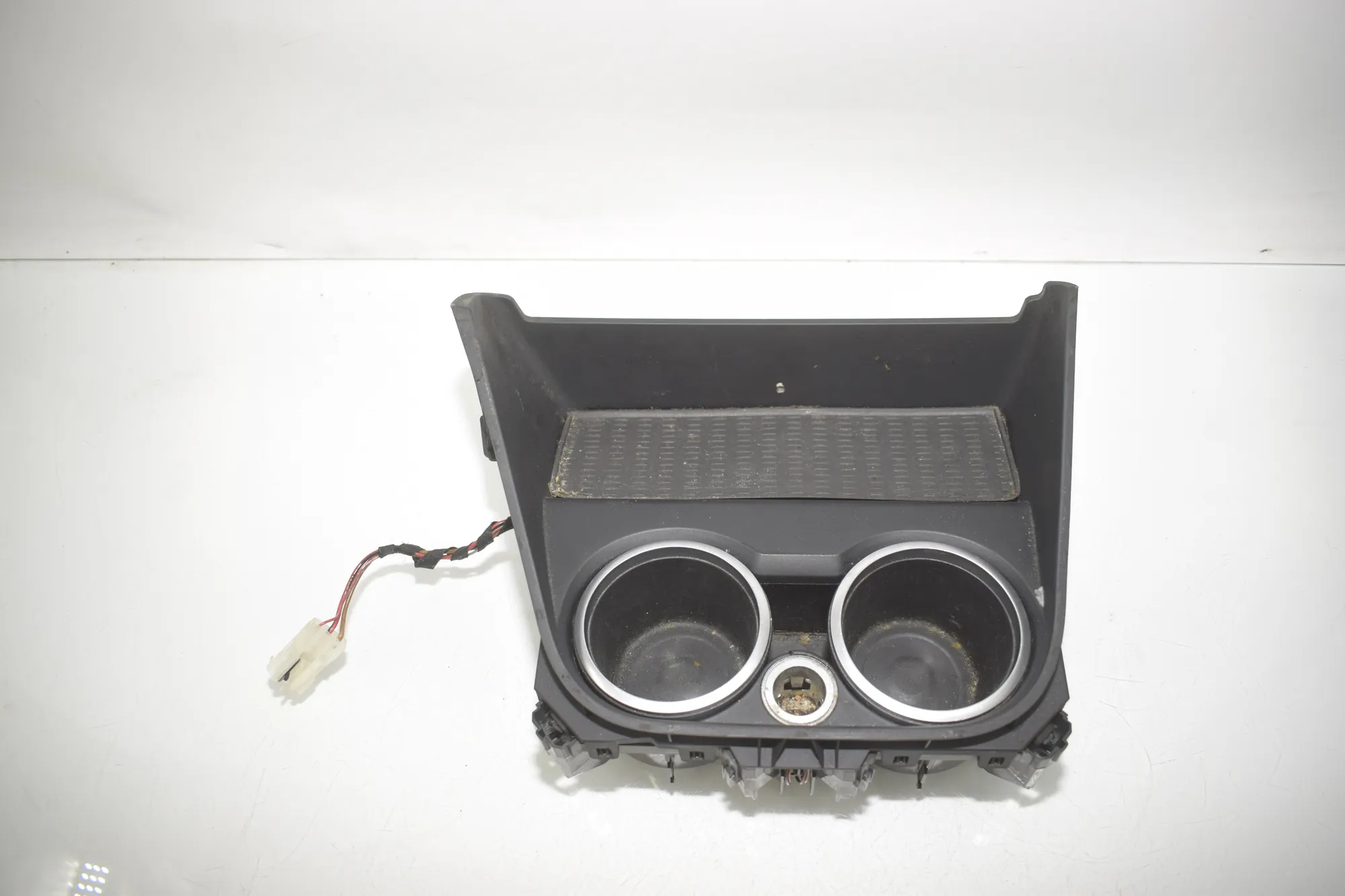 Cup Holder – OEM 9184498 · BMW X3 (F25) BMW X3 (F25) xDrive 30 d 2012 – 2