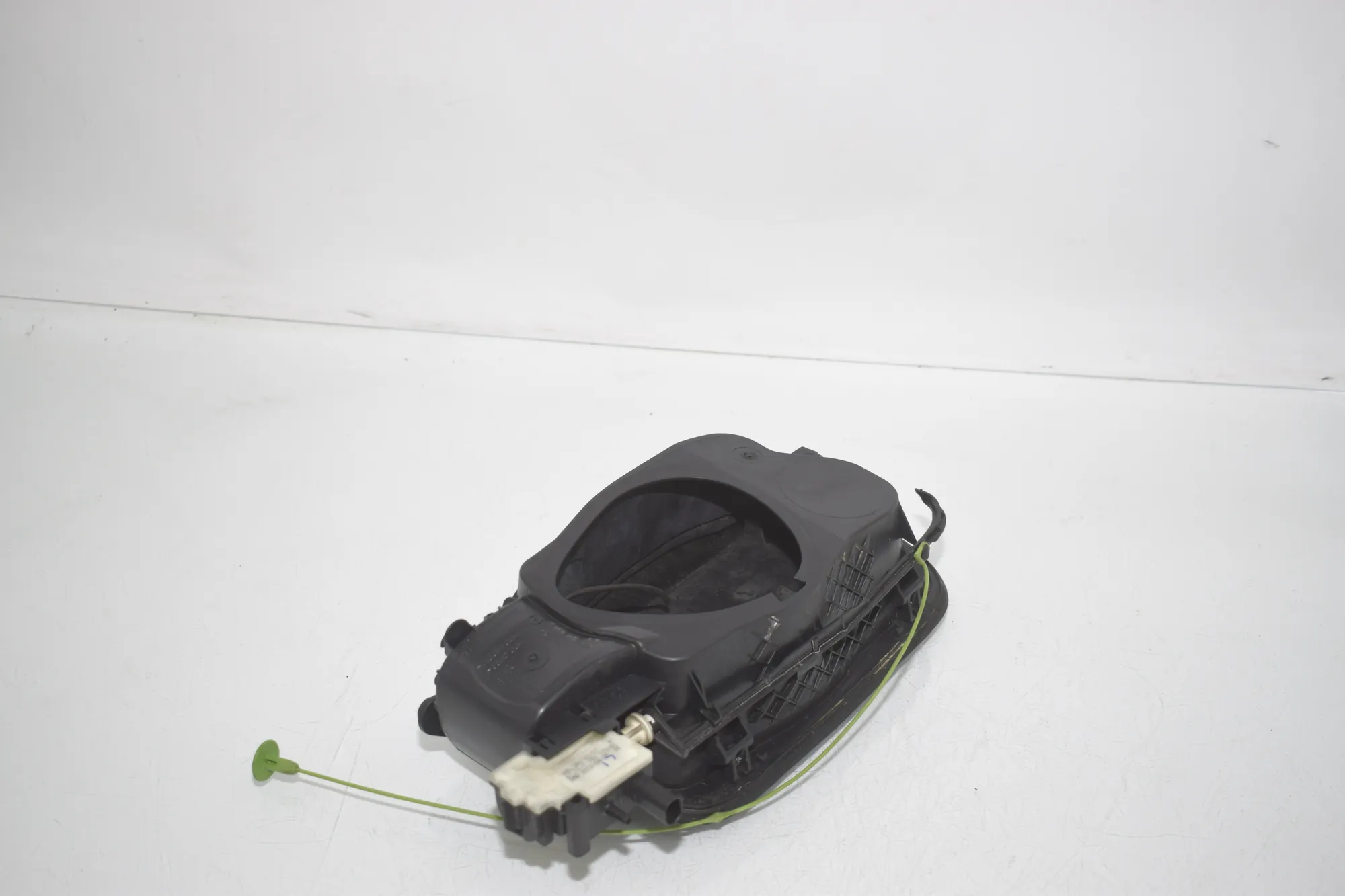 Fuel Tank Flap Cap – OEM 7238086 · BMW X3 (F25) BMW X3 (F25) xDrive 30 d 2012 – 4