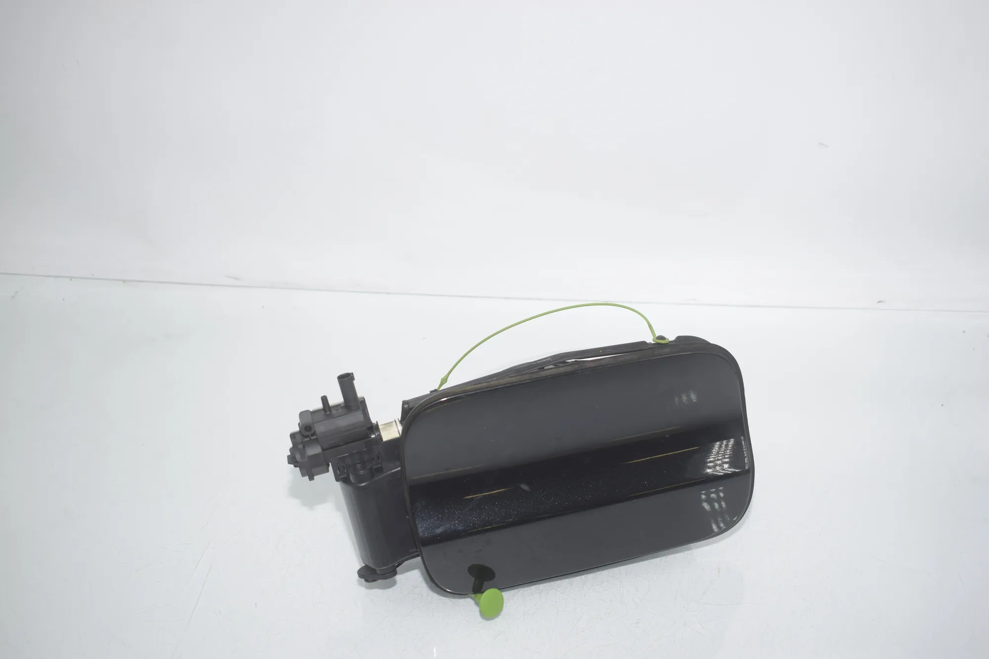 Fuel Tank Flap Cap – OEM 7238086 · BMW X3 (F25) BMW X3 (F25) xDrive 30 d 2012
