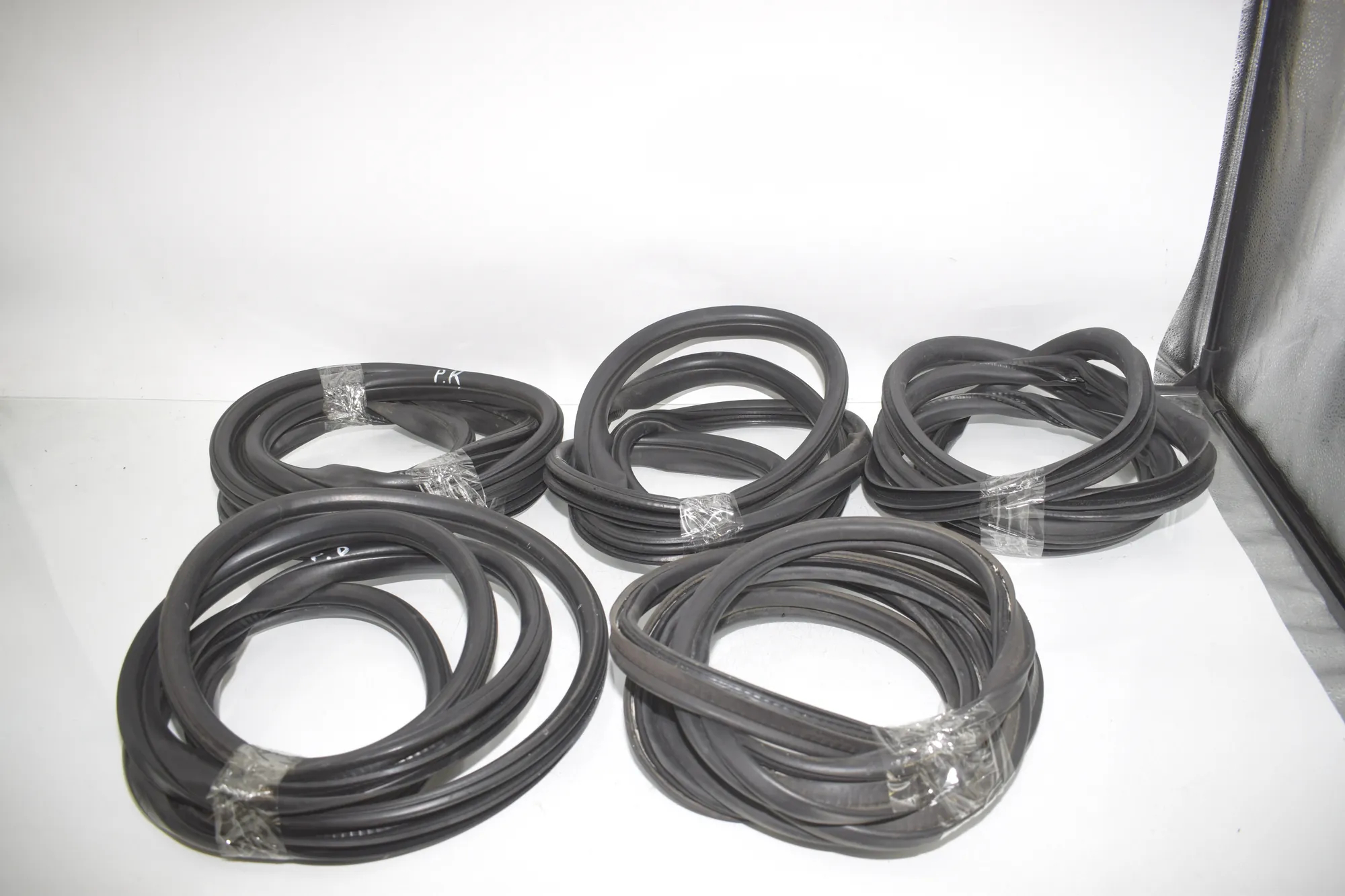 Front Right Door Seal Rubber – OEM 7300242 · BMW X3 (F25) BMW X3 (F25) xDrive 30 d 2012 – 2