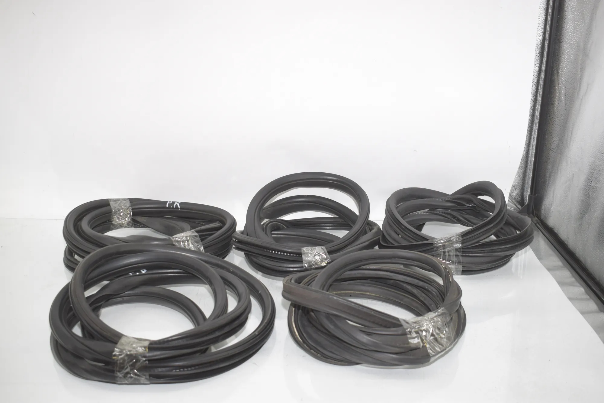 Front Right Door Seal Rubber – OEM 7300242 · BMW X3 (F25) BMW X3 (F25) xDrive 30 d 2012 – 3