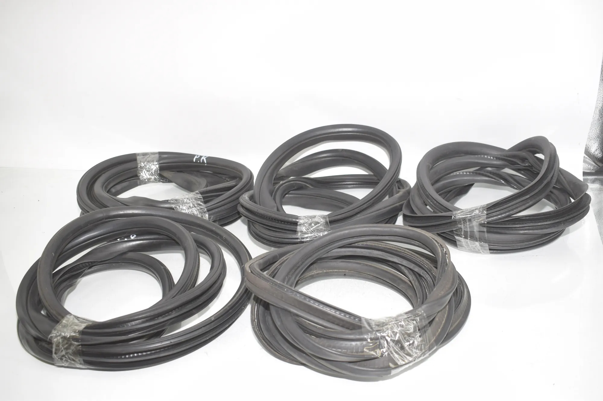 Front Right Door Seal Rubber – OEM 7300242 · BMW X3 (F25) BMW X3 (F25) xDrive 30 d 2012 – 4