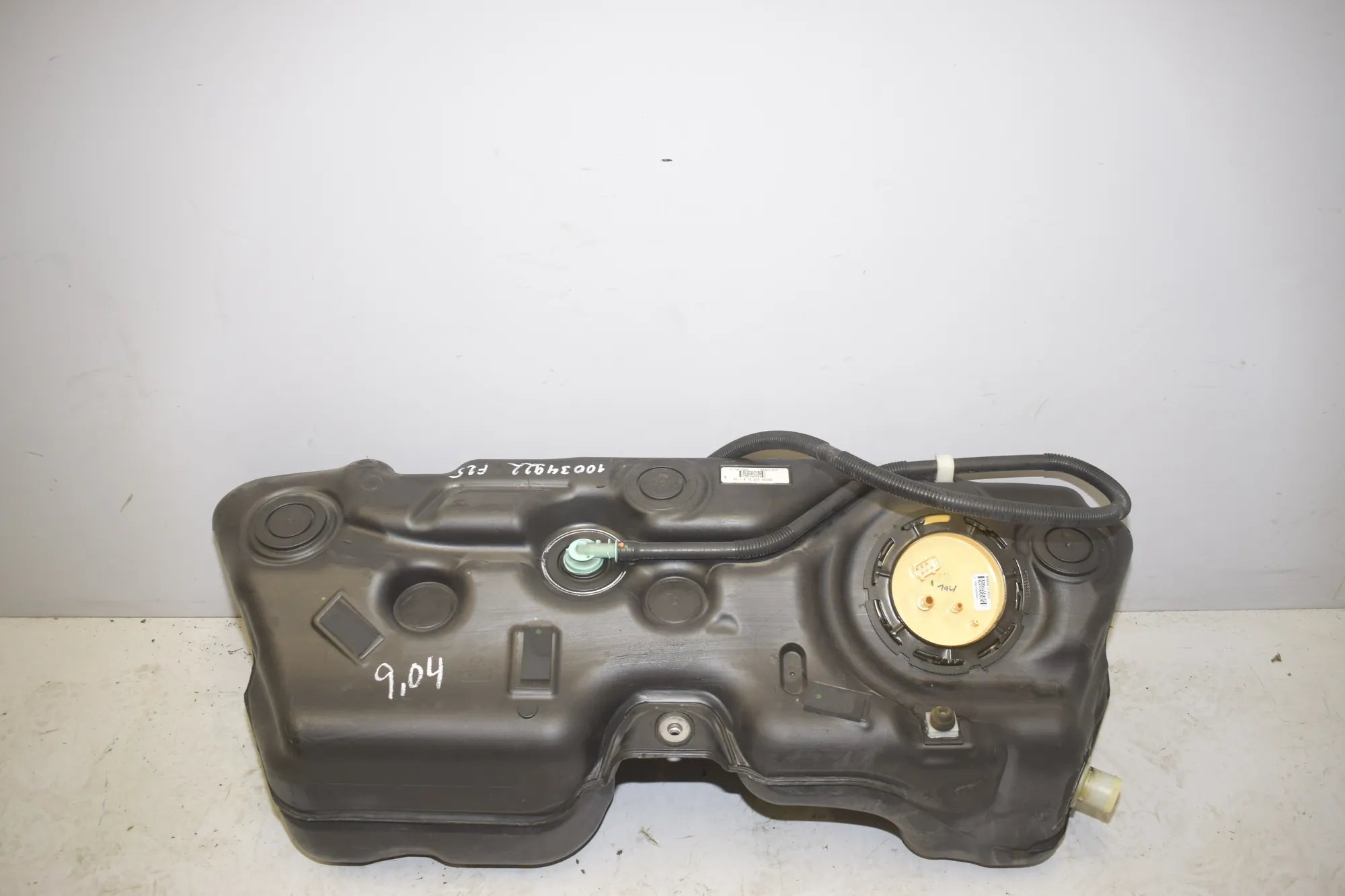 Fuel Tank – OEM 7220745 · BMW X3 (F25) BMW X3 (F25) xDrive 30 d 2012