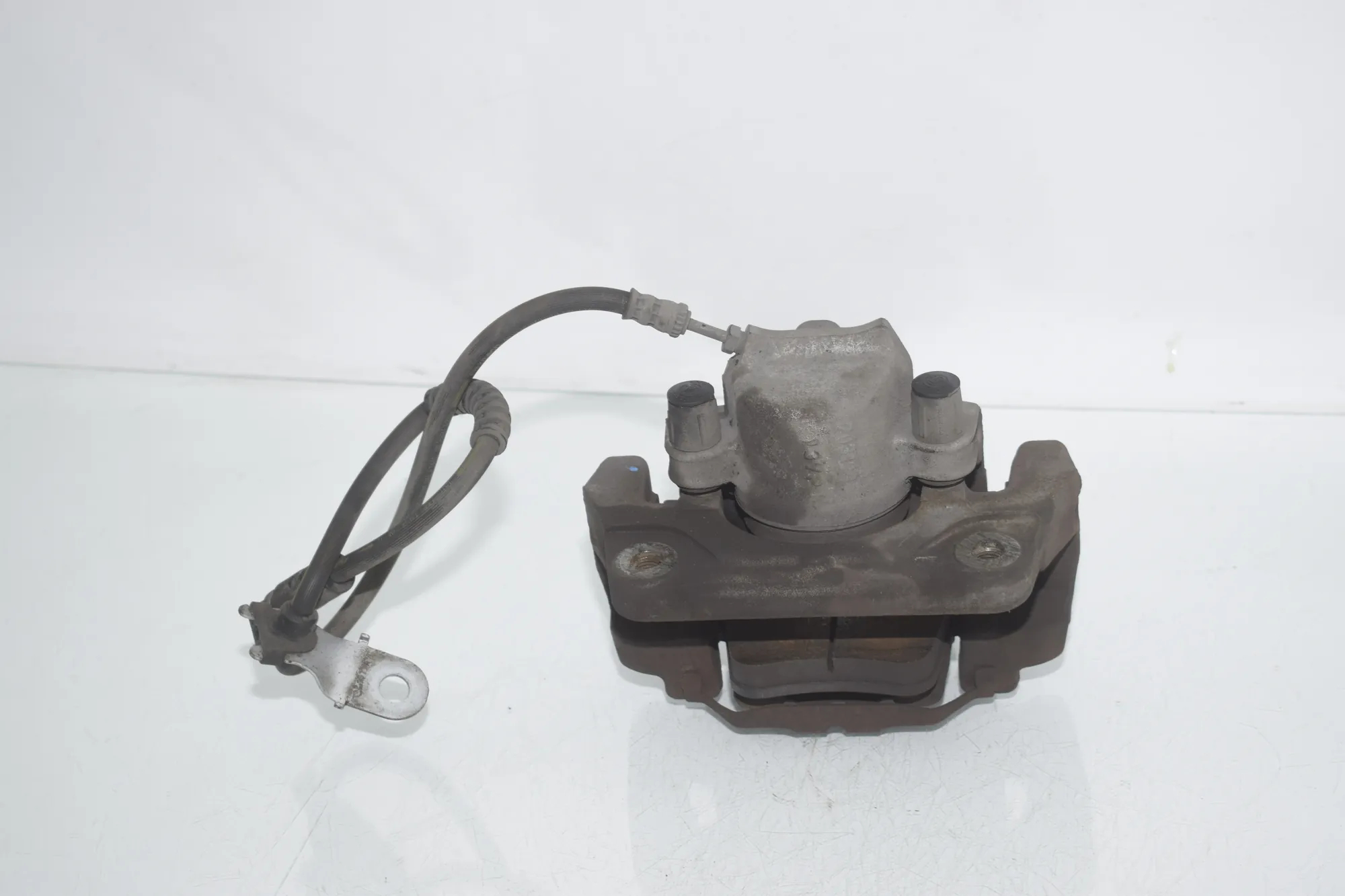 Front Right Brake Caliper – OEM 6790922 · BMW X3 (F25) BMW X3 (F25) xDrive 30 d 2012 – 3