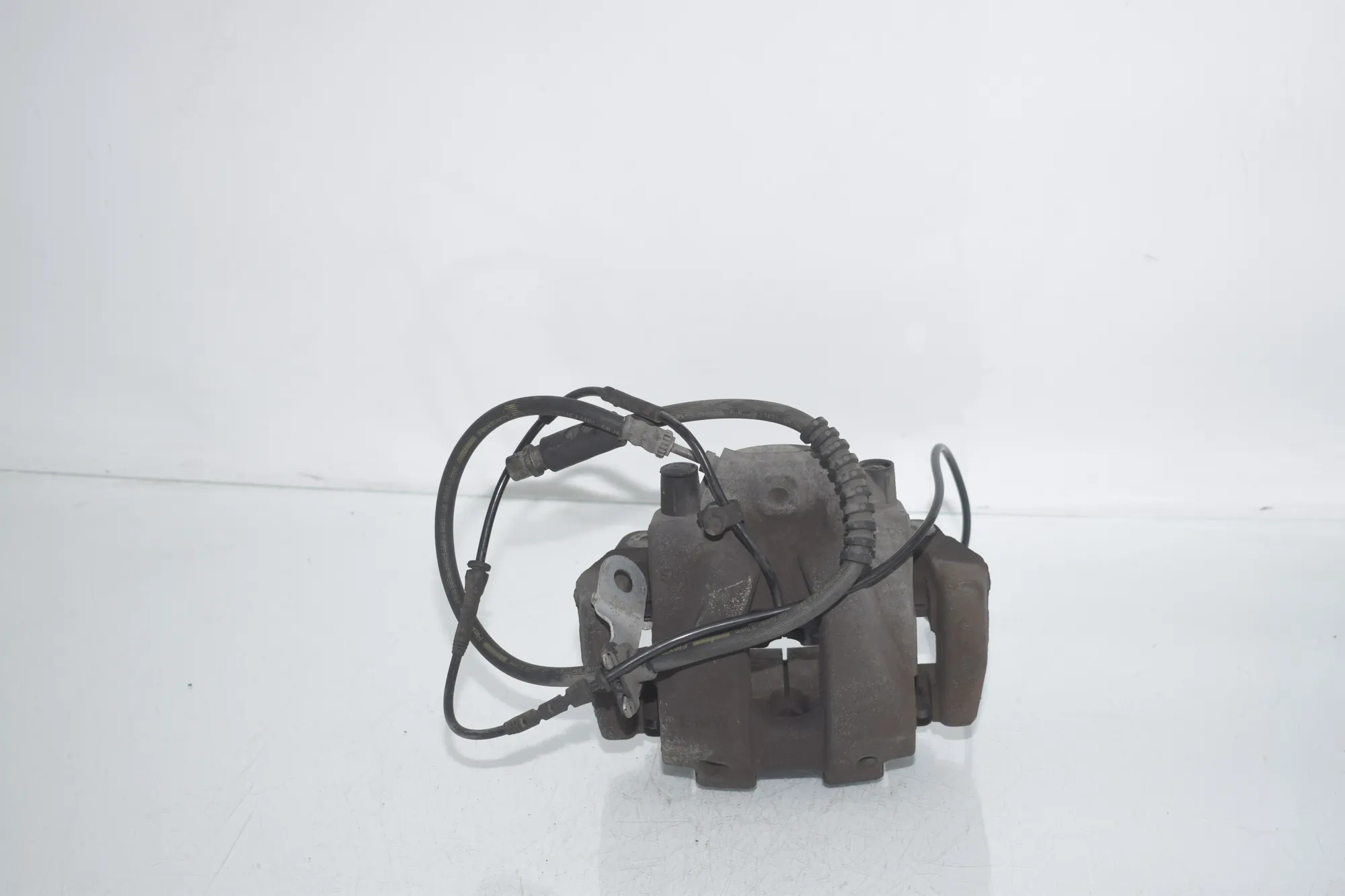 Front Left Brake Caliper – OEM 6790921 · BMW X3 (F25) BMW X3 (F25) xDrive 30 d 2012 – 4