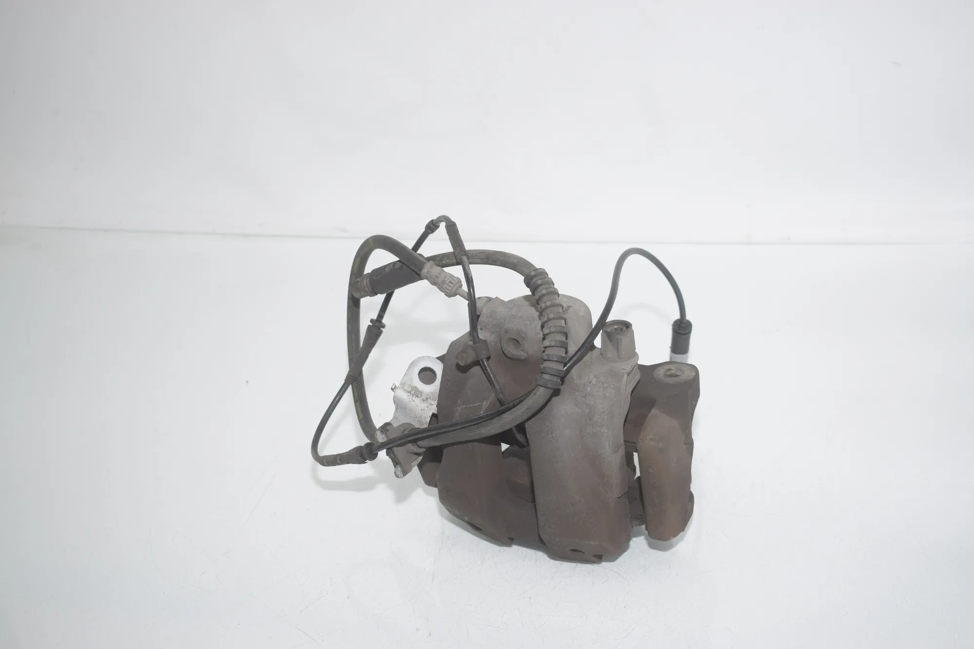 Front Left Brake Caliper – OEM 6790921 · BMW X3 (F25) BMW X3 (F25) xDrive 30 d 2012