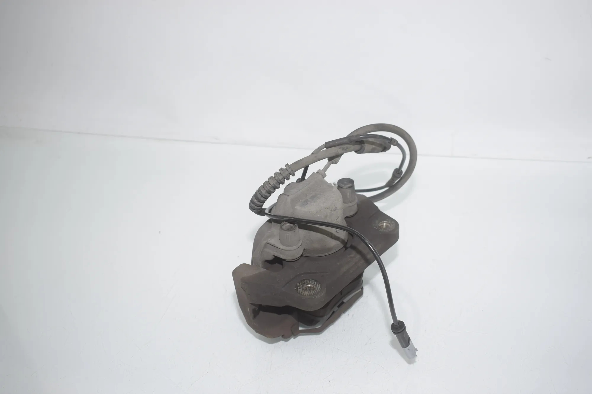 Front Left Brake Caliper – OEM 6790921 · BMW X3 (F25) BMW X3 (F25) xDrive 30 d 2012 – 2