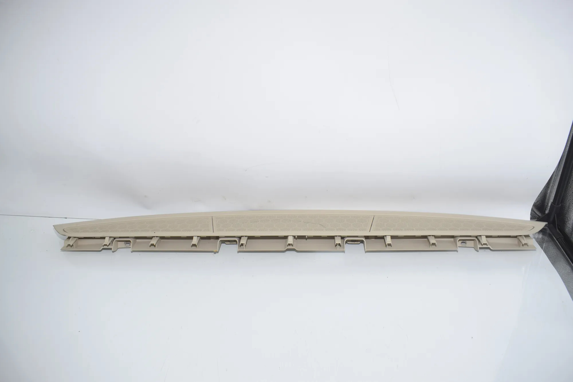Rear Parcel Shelf Grill – OEM 7355373 · BMW 7 (G11, G12) 750 d, Ld xDrive 2016 – 3