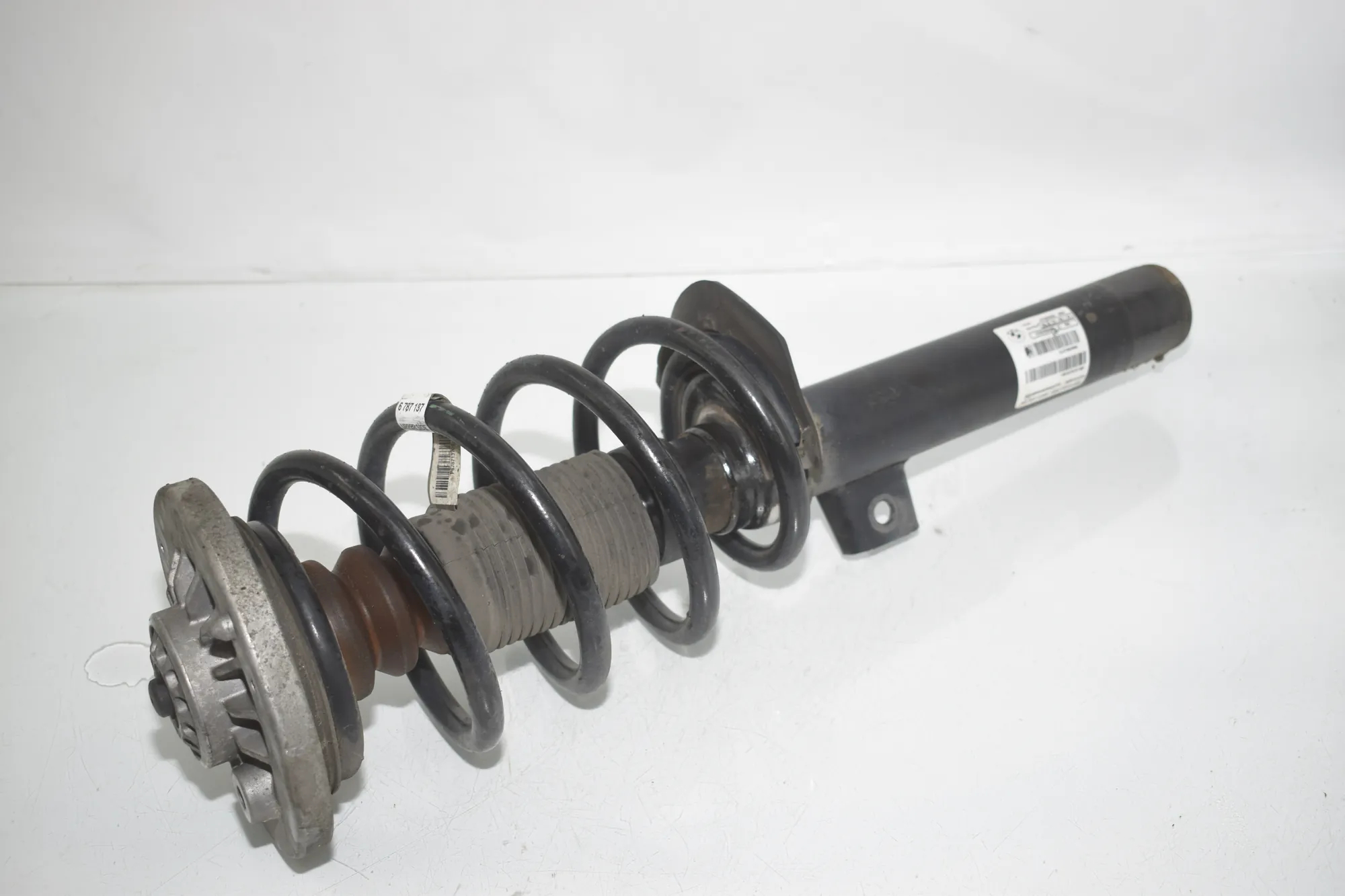Front Left Shock Absorber – OEM 6796409 · BMW X3 (F25) BMW X3 (F25) xDrive 30 d 2012 – 3
