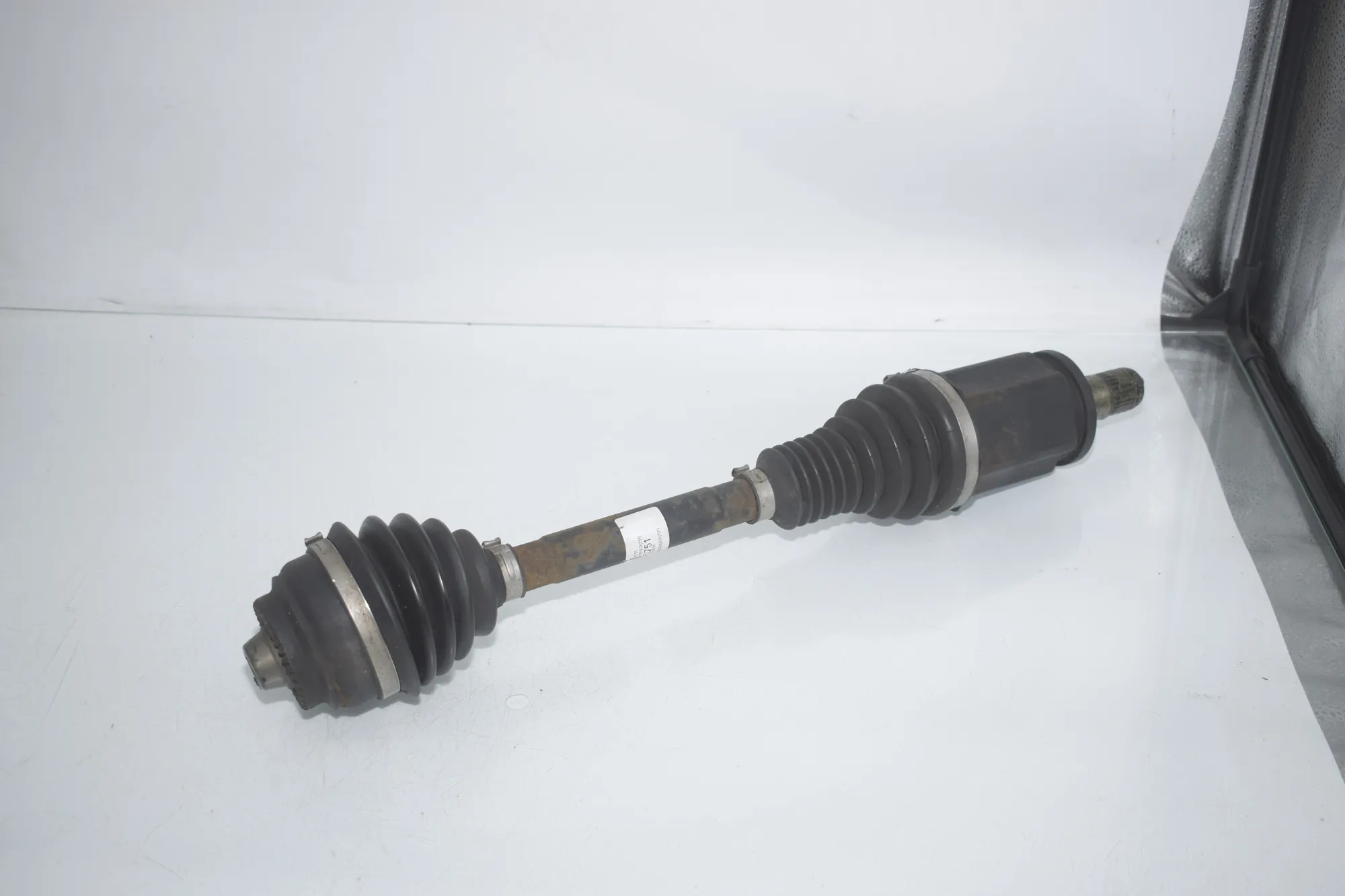 Front Left Driveshaft – OEM 7618681 · BMW 5 Touring (F11) BMW 5 Touring (F11) M 550 d xDrive 2015