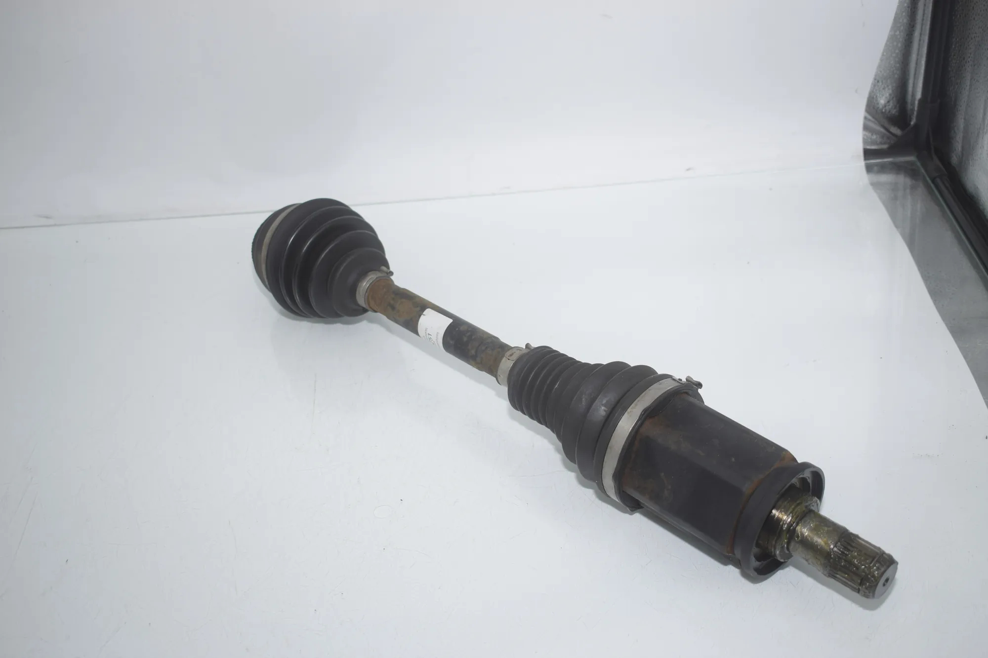 Front Left Driveshaft – OEM 7618681 · BMW 5 Touring (F11) BMW 5 Touring (F11) M 550 d xDrive 2015 – 2