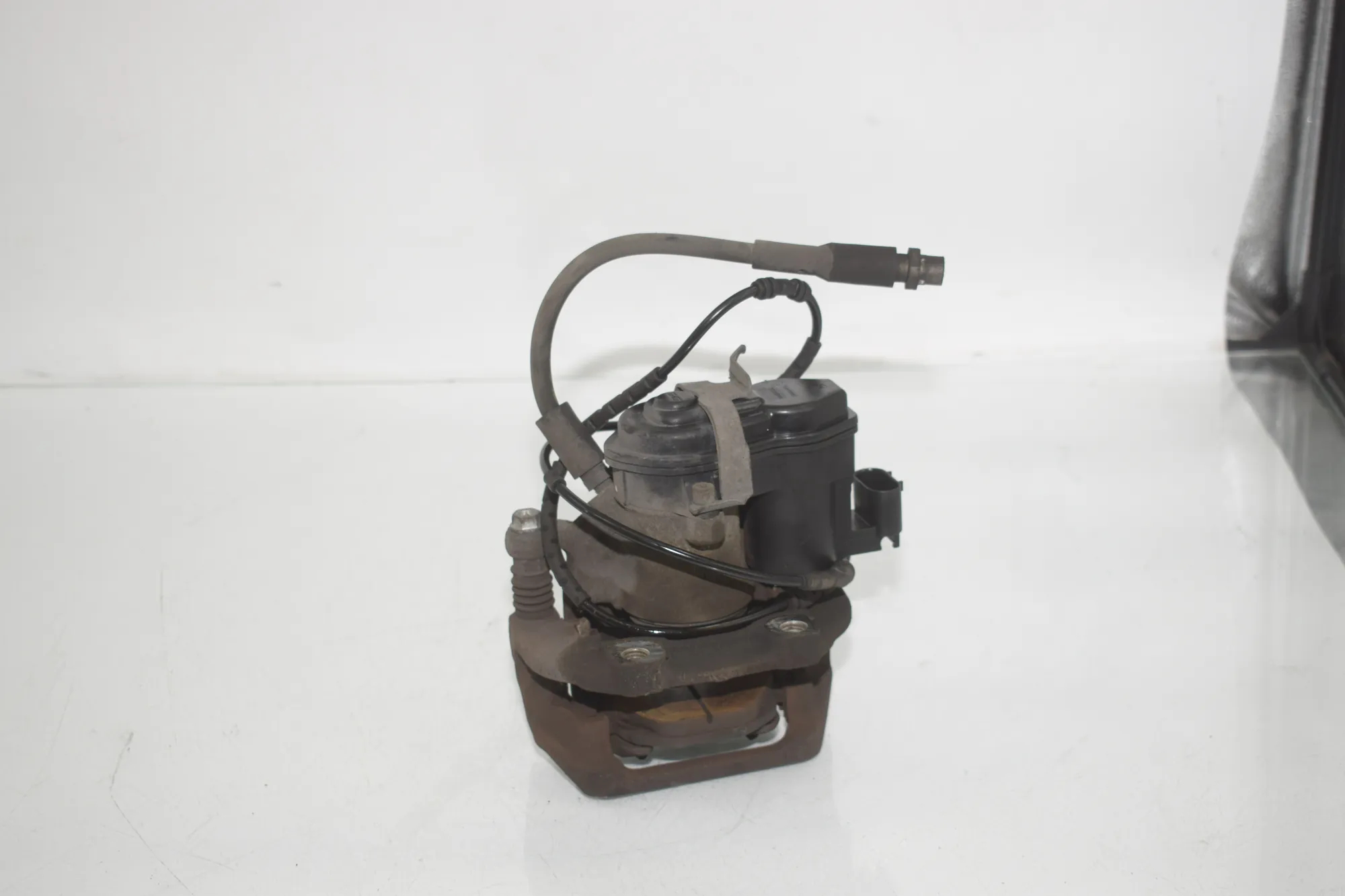 Rear Right Brake Caliper – OEM 6791018 · BMW X3 (F25) BMW X3 (F25) xDrive 30 d 2012 – 4
