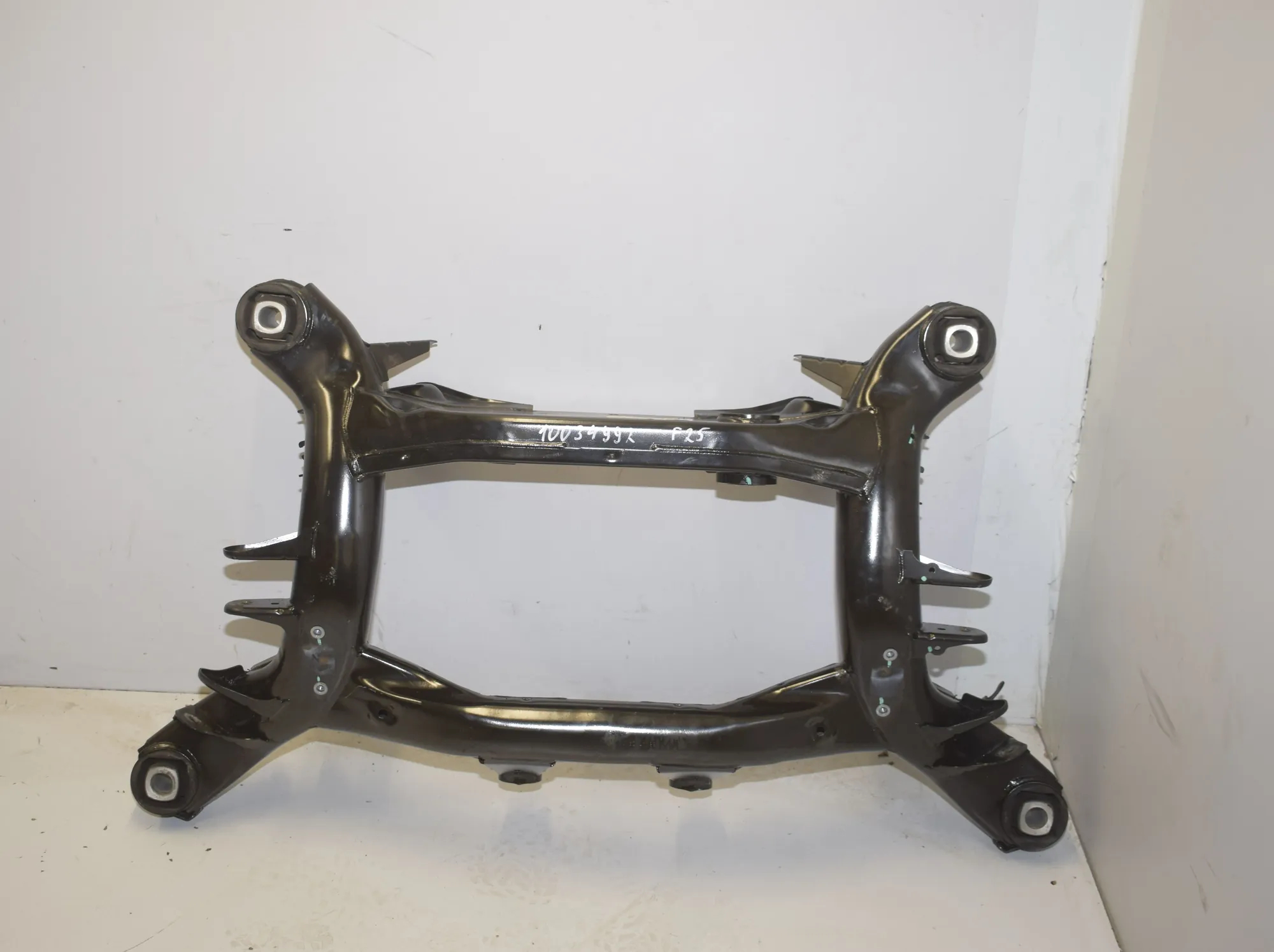 Rear Subframe – OEM 6857983 · BMW X3 (F25) BMW X3 (F25) xDrive 30 d 2012 – 3