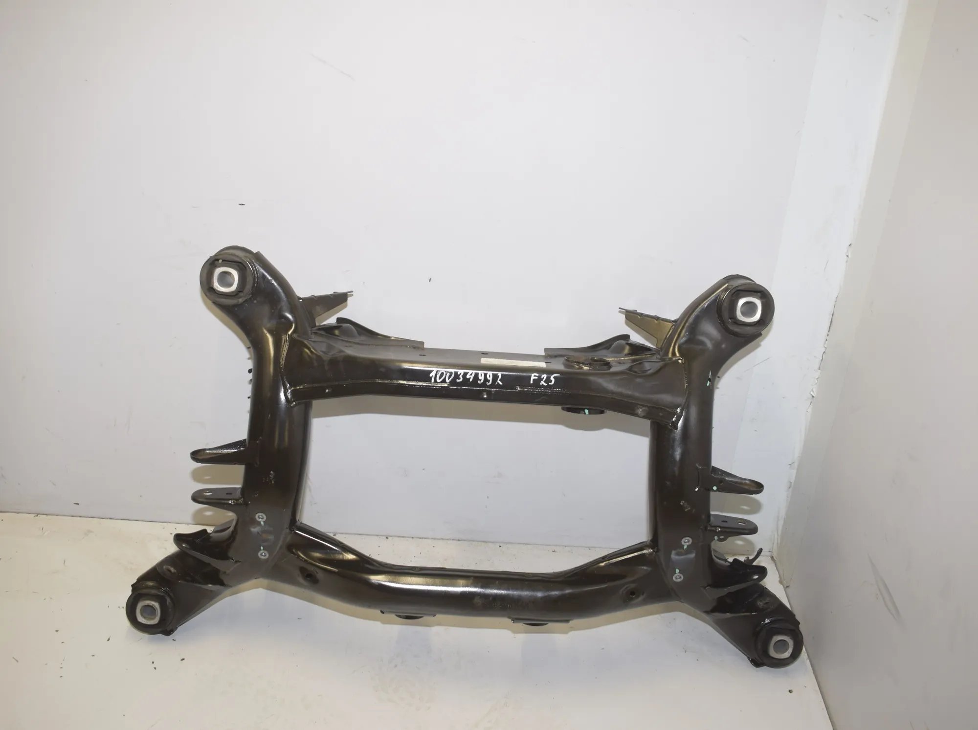 Rear Subframe – OEM 6857983 · BMW X3 (F25) BMW X3 (F25) xDrive 30 d 2012