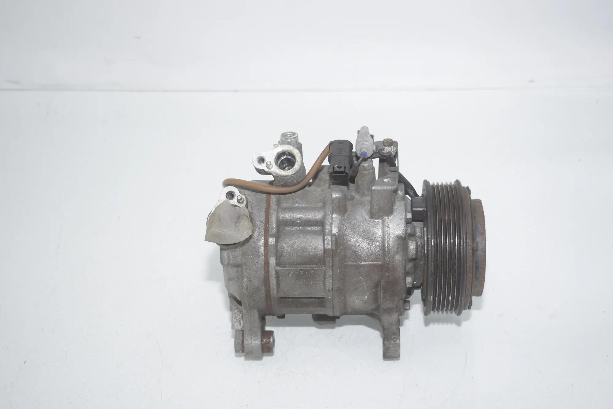 Air Condition A/C Pump – OEM 9223694 · BMW 3 (F30, F80) BMW 3 (F30, F80) 320 i 2012