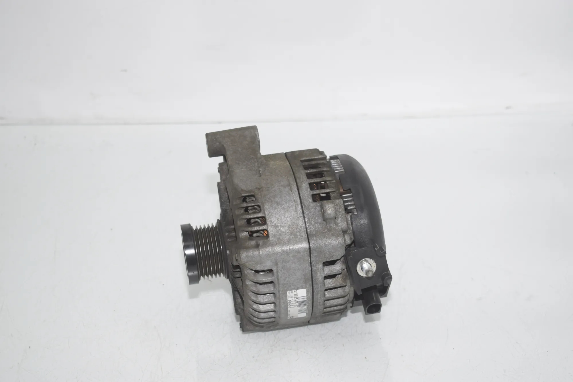 Alternator Generator – OEM 7605478 · BMW 3 (F30, F80) BMW 3 (F30, F80) 320 i 2012 – 4
