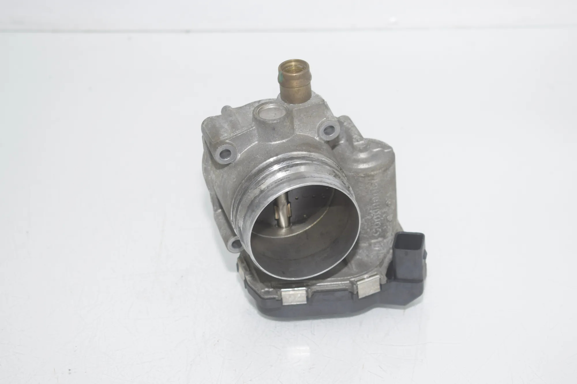 Throttle Body – OEM 7588625 · BMW 3 (F30, F80) BMW 3 (F30, F80) 320 i 2012