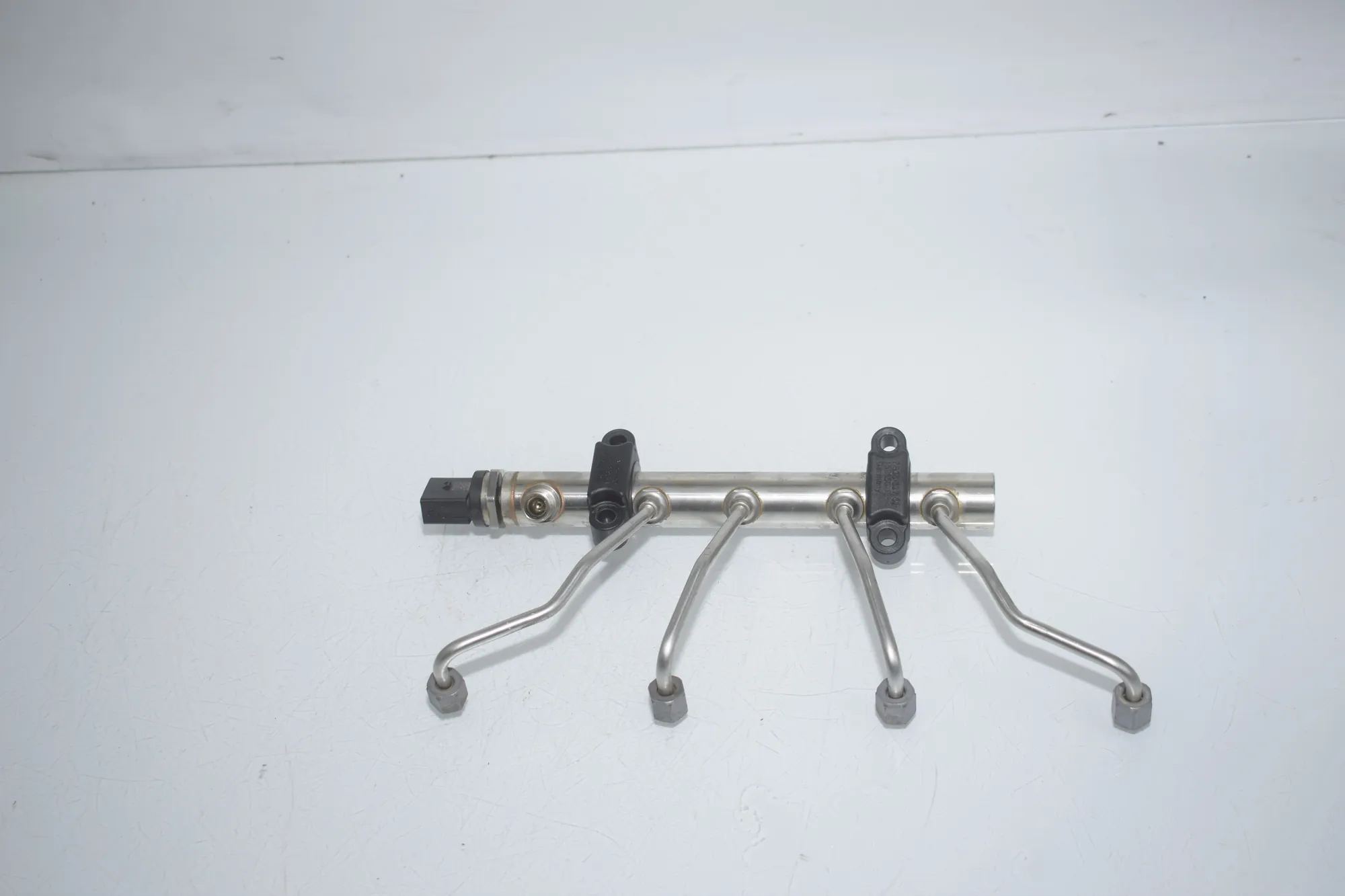 Fuel Rail – OEM 7585411 · BMW 3 (F30, F80) BMW 3 (F30, F80) 320 i 2012