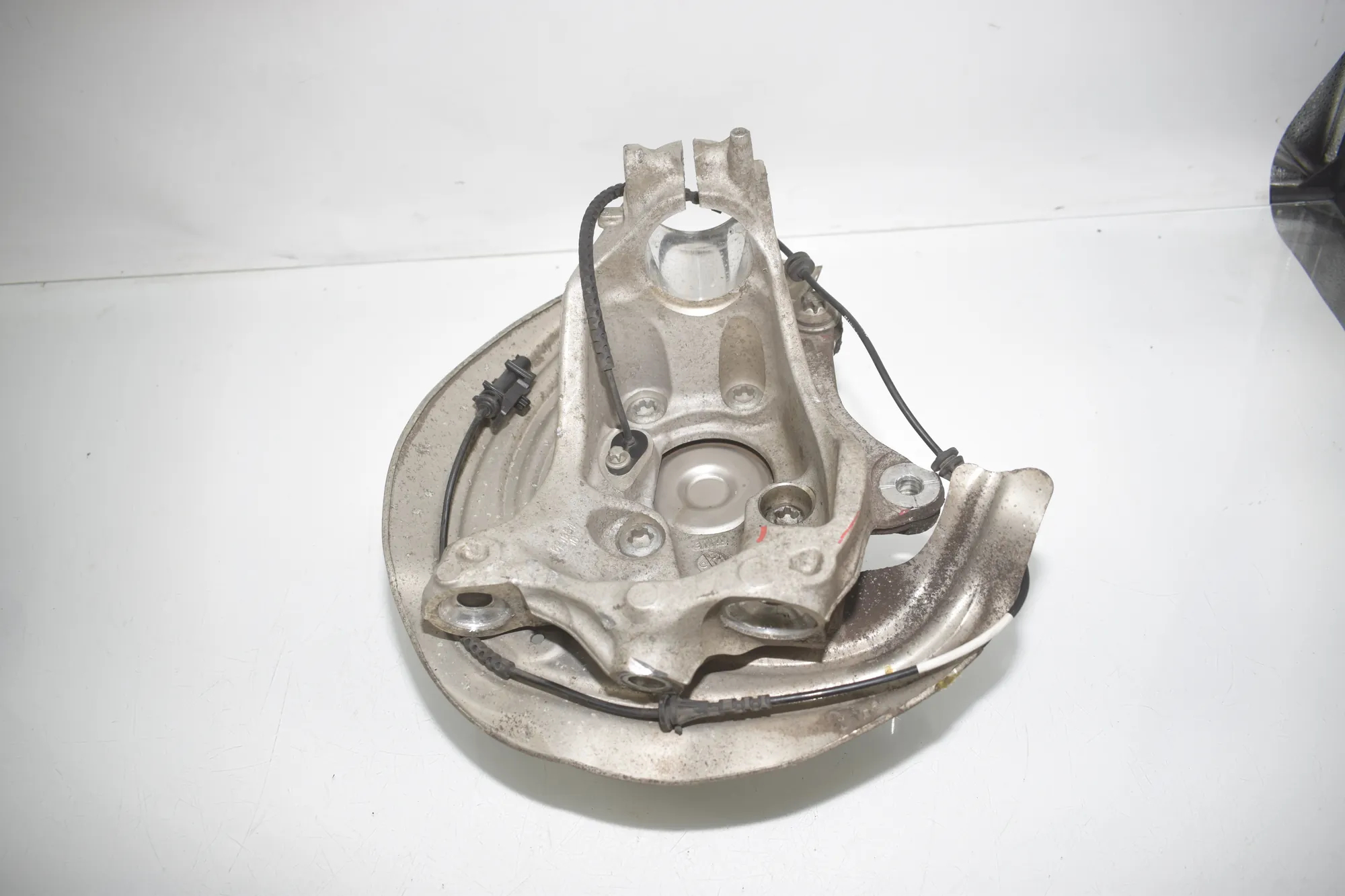 Front Right Wheel Hub – OEM 6878610 · BMW 3 Touring (G21) BMW 3 Touring (G21) 320 d Mild-Hybrid 2023 – 4