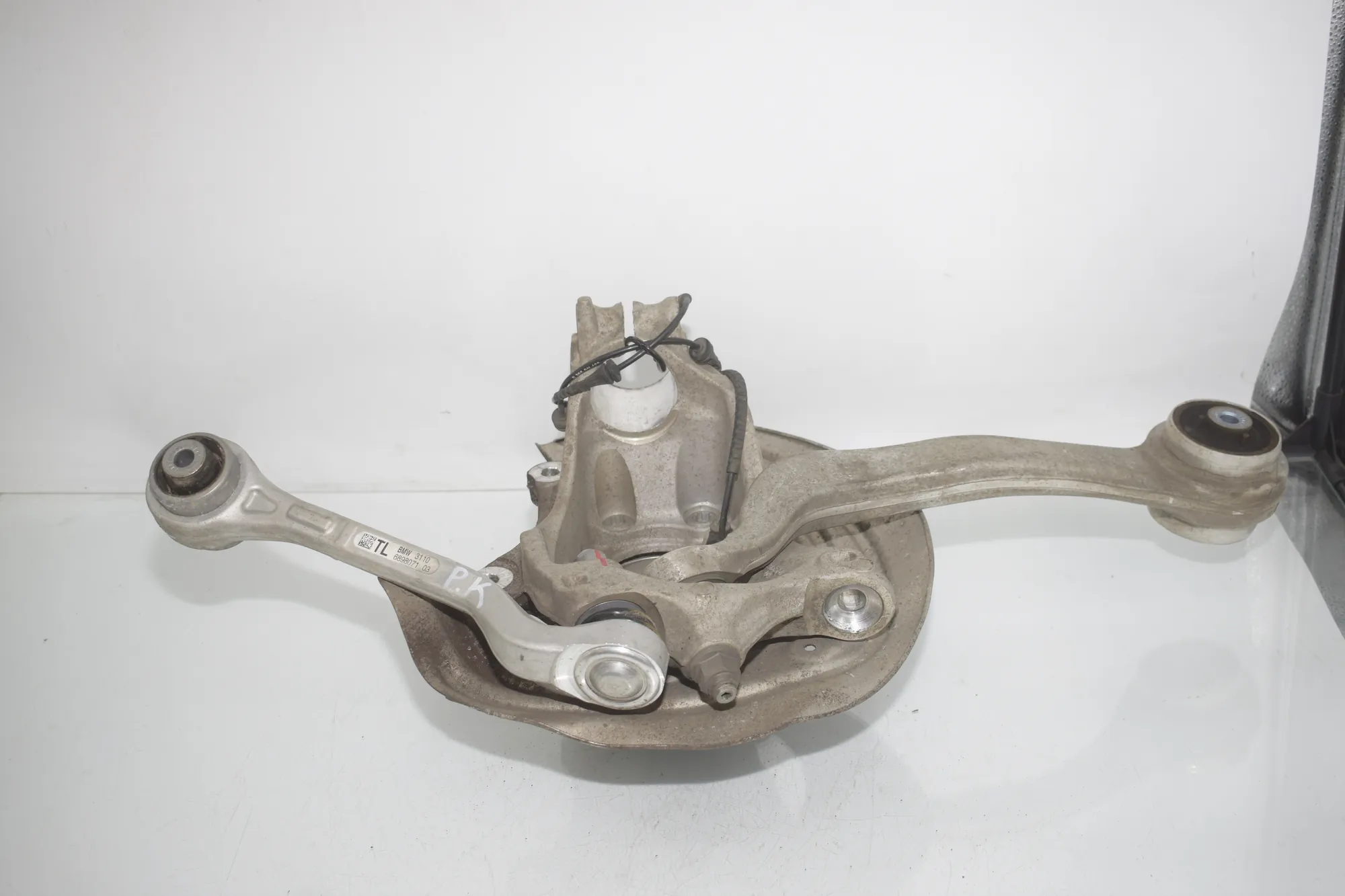 Front Left Wheel Hub – OEM 6878609 · BMW 3 Touring (G21) BMW 3 Touring (G21) 320 d Mild-Hybrid 2023