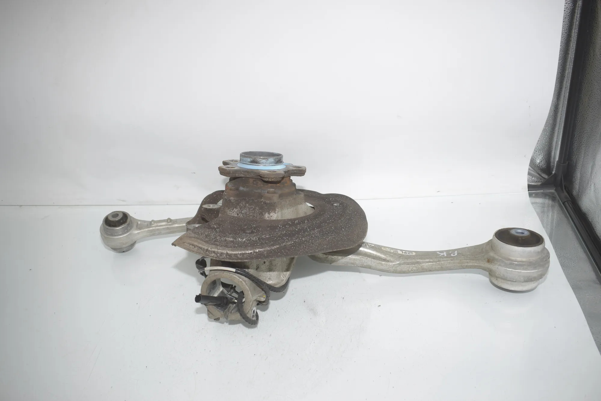 Front Left Wheel Hub – OEM 6878609 · BMW 3 Touring (G21) BMW 3 Touring (G21) 320 d Mild-Hybrid 2023 – 3