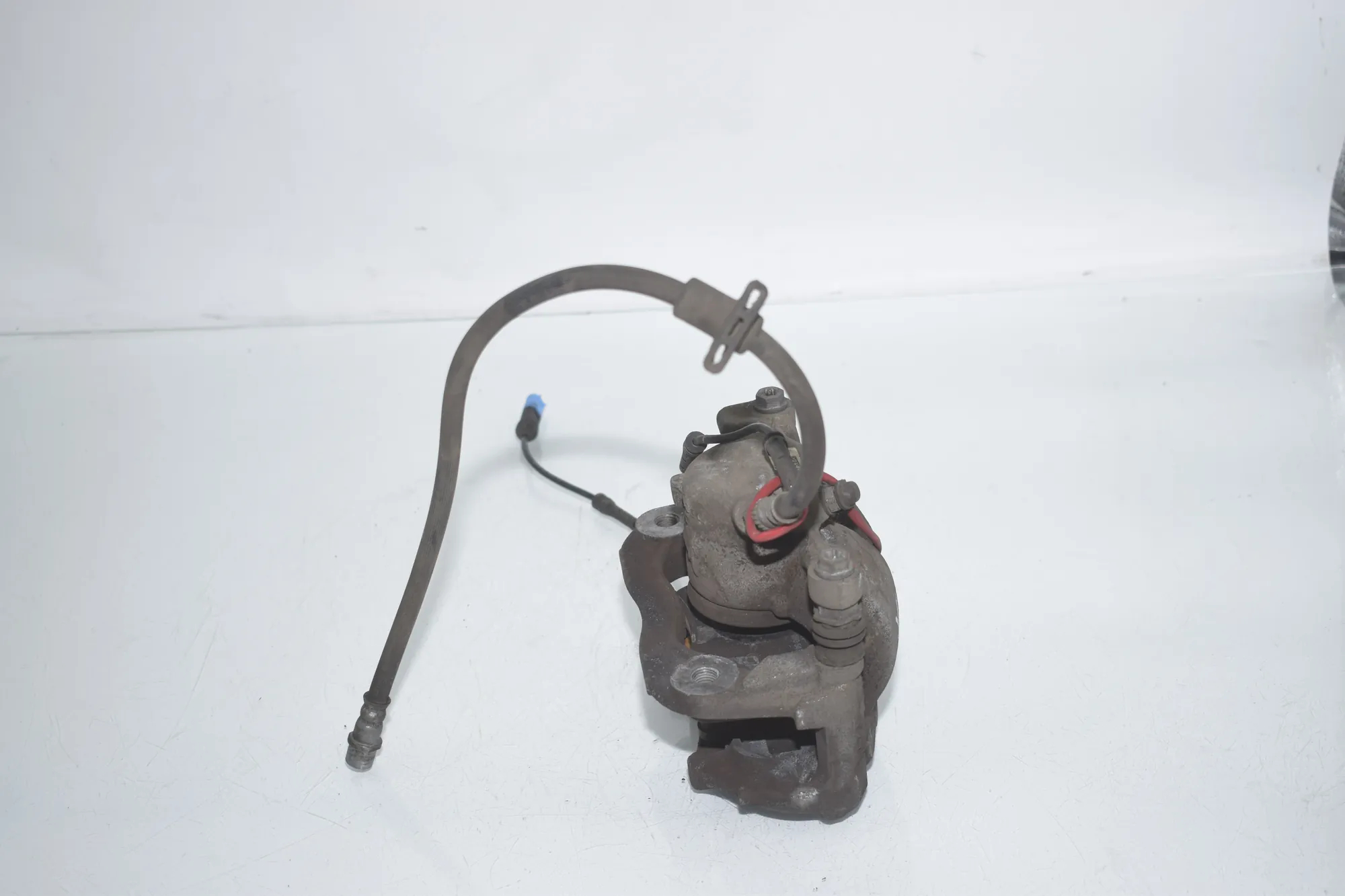 Front Left Brake Caliper – OEM 6860265 · BMW 3 Touring (G21) BMW 3 Touring (G21) 320 d Mild-Hybrid 2023 – 2