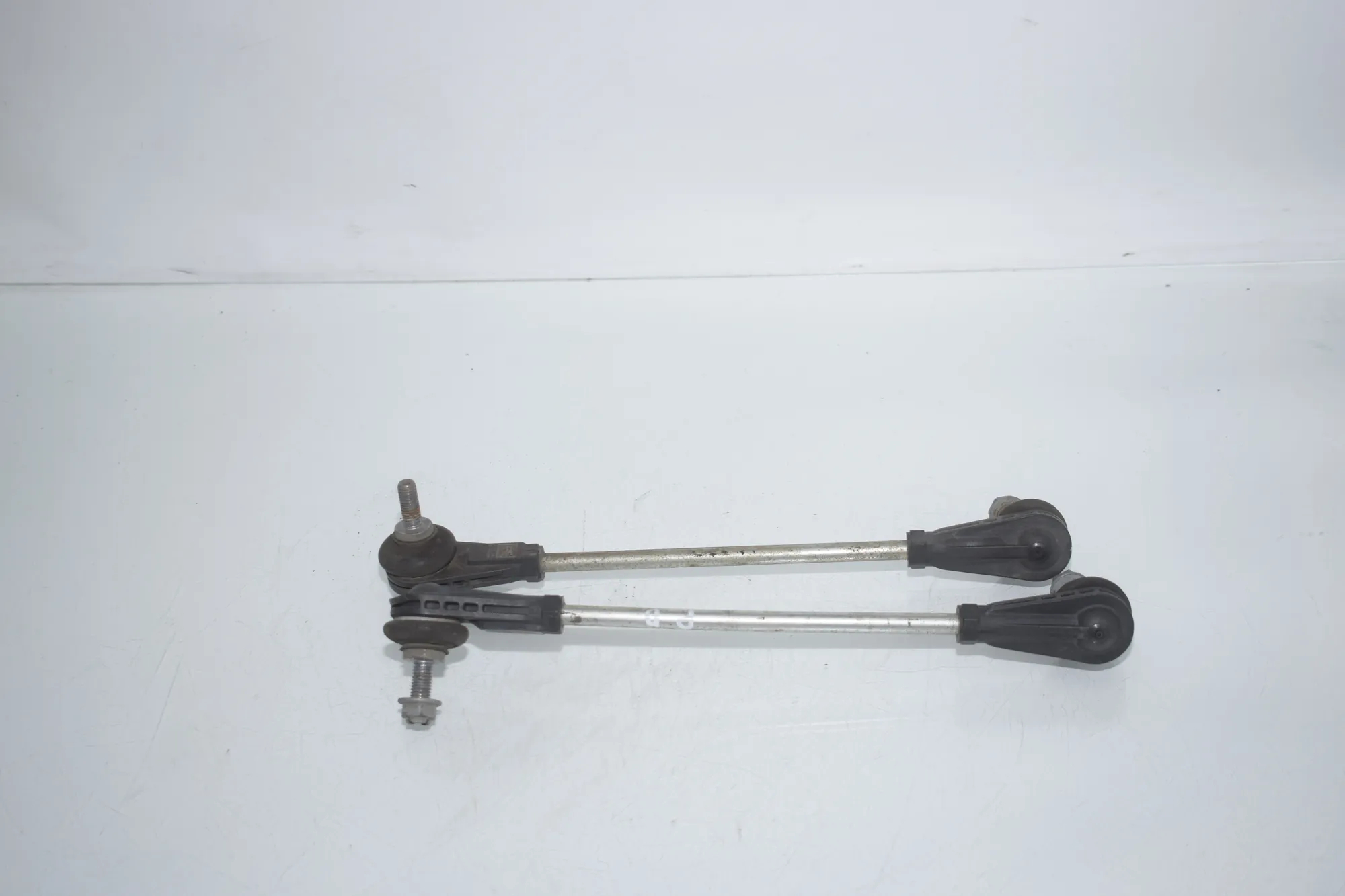 Front Left Stabilizer Link – OEM 6893360 · BMW 3 Touring (G21) BMW 3 Touring (G21) 320 d Mild-Hybrid 2023