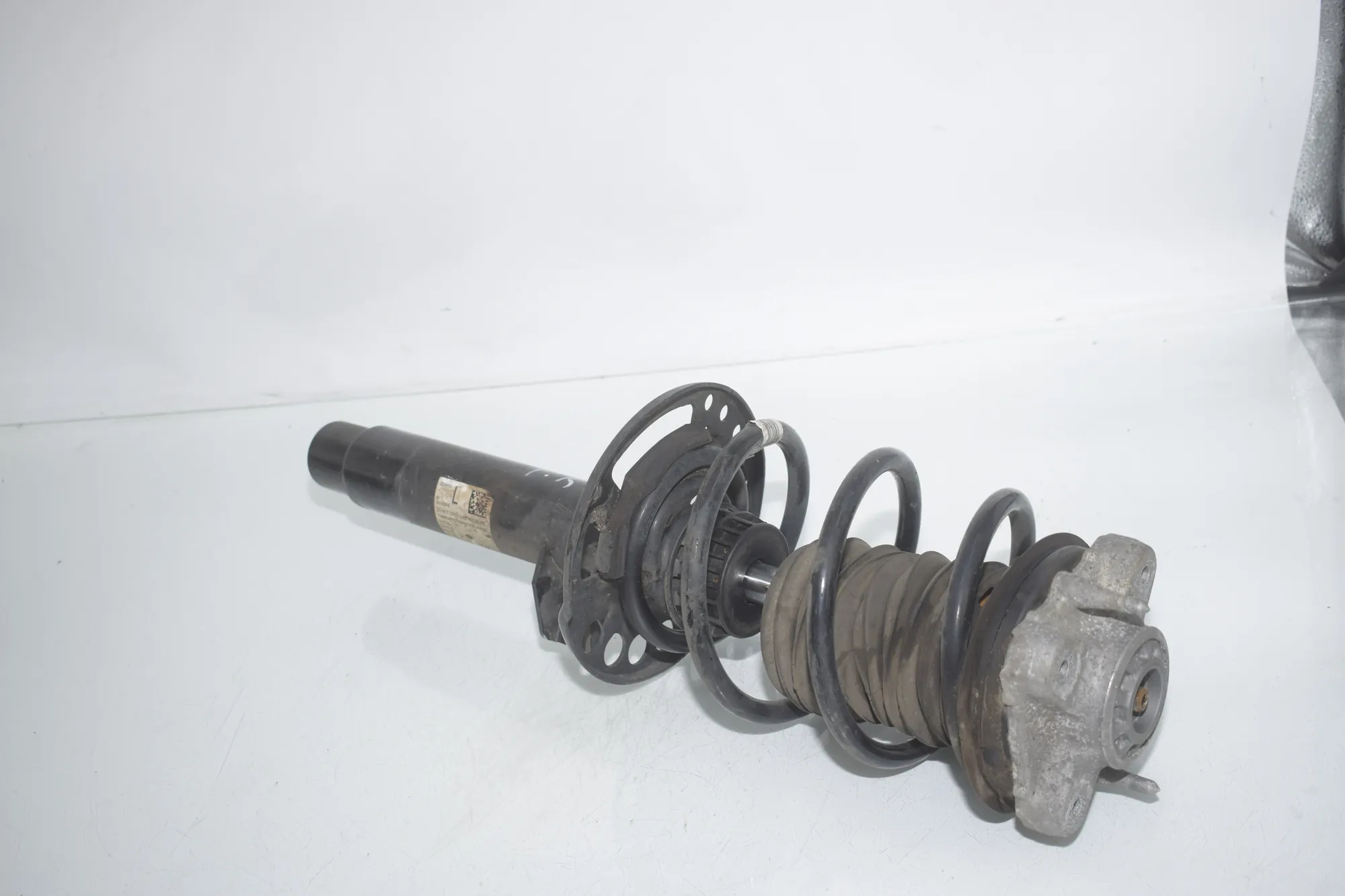 Front Left Shock Absorber – OEM 6888489 · BMW 3 Touring (G21) BMW 3 Touring (G21) 320 d Mild-Hybrid 2023 – 3