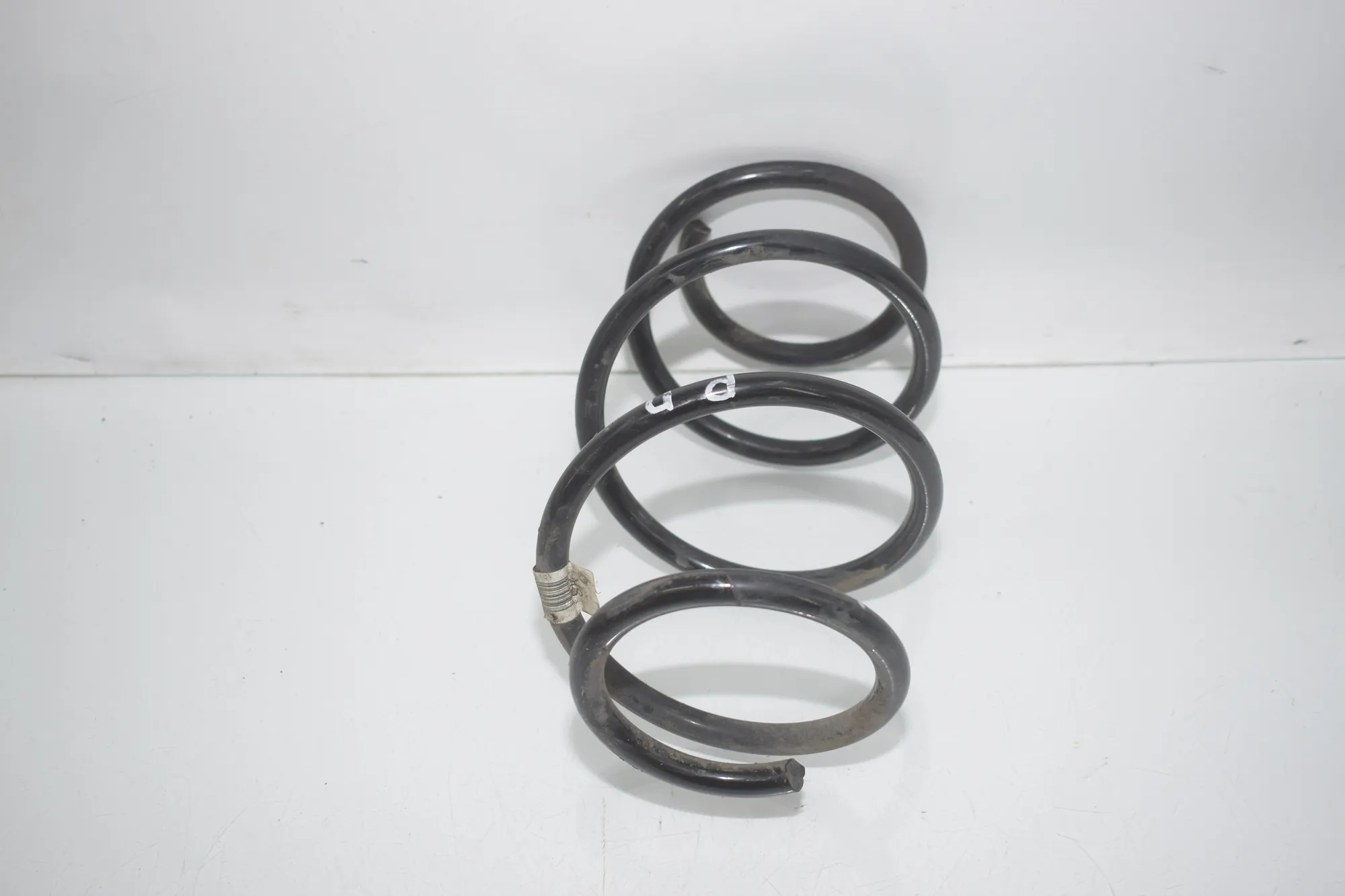 Front Right Coil Spring – OEM 6898618 · BMW 3 Touring (G21) BMW 3 Touring (G21) 320 d Mild-Hybrid 2023 – 3