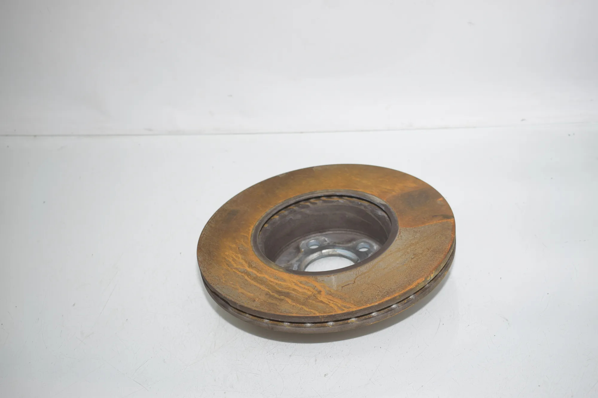 Front Right Brake Disc – OEM 6877212 · BMW 3 Touring (G21) BMW 3 Touring (G21) 320 d Mild-Hybrid 2023 – 3