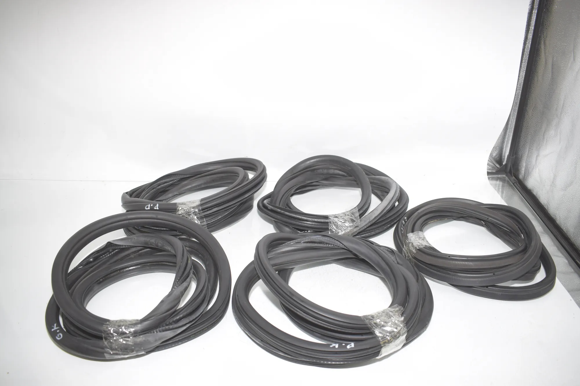 Front Right Door Seal Rubber – OEM 7258329 · BMW 3 (F30, F80) BMW 3 (F30, F80) 320 i 2012
