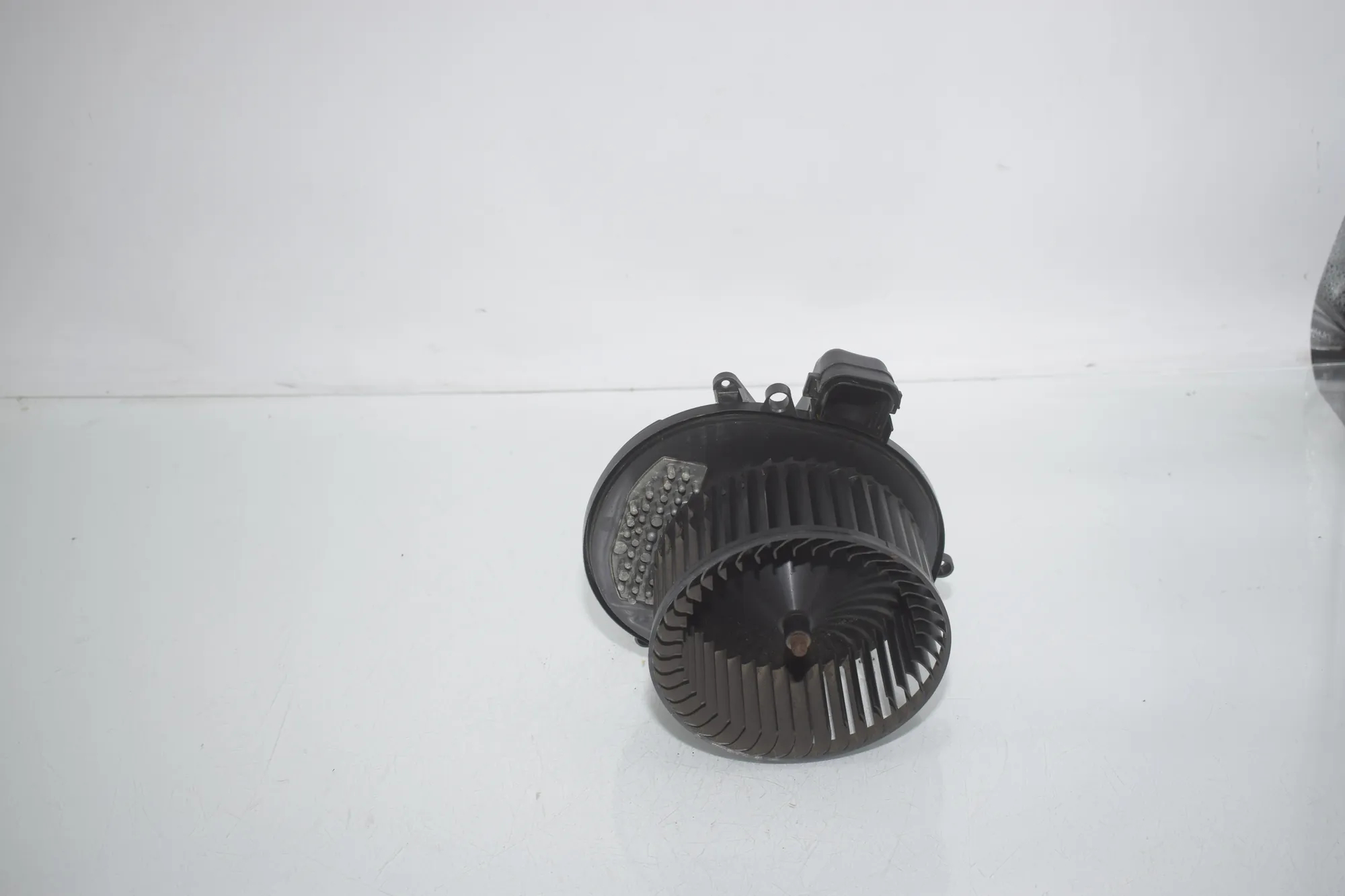 Heater Blower Fan – OEM 9270254 · BMW 3 (F30, F80) BMW 3 (F30, F80) 320 i 2012 – 3