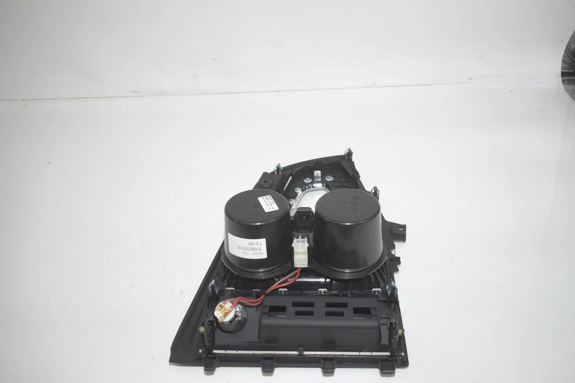 Cup Holder – OEM 9218925 · BMW 3 (F30, F80) BMW 3 (F30, F80) 320 i 2012 – 5