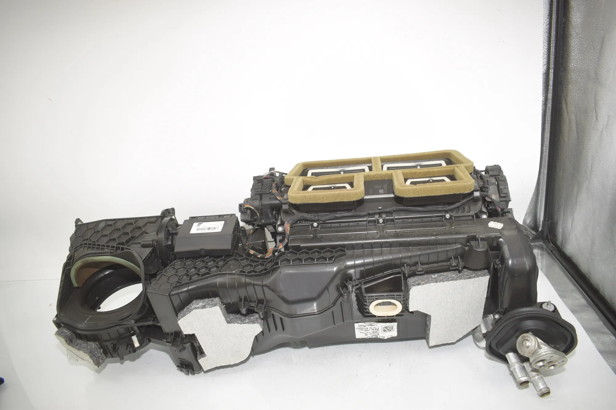 Interior Heater – OEM 9207085 · BMW 3 (F30, F80) BMW 3 (F30, F80) 320 i 2012