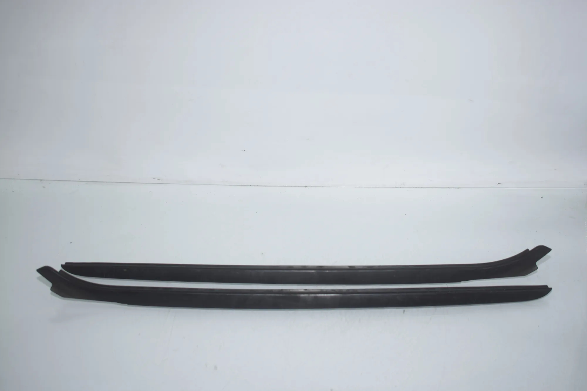 Front Windshield Trim – OEM 7258187 · BMW 3 (F30, F80) BMW 3 (F30, F80) 320 i 2012