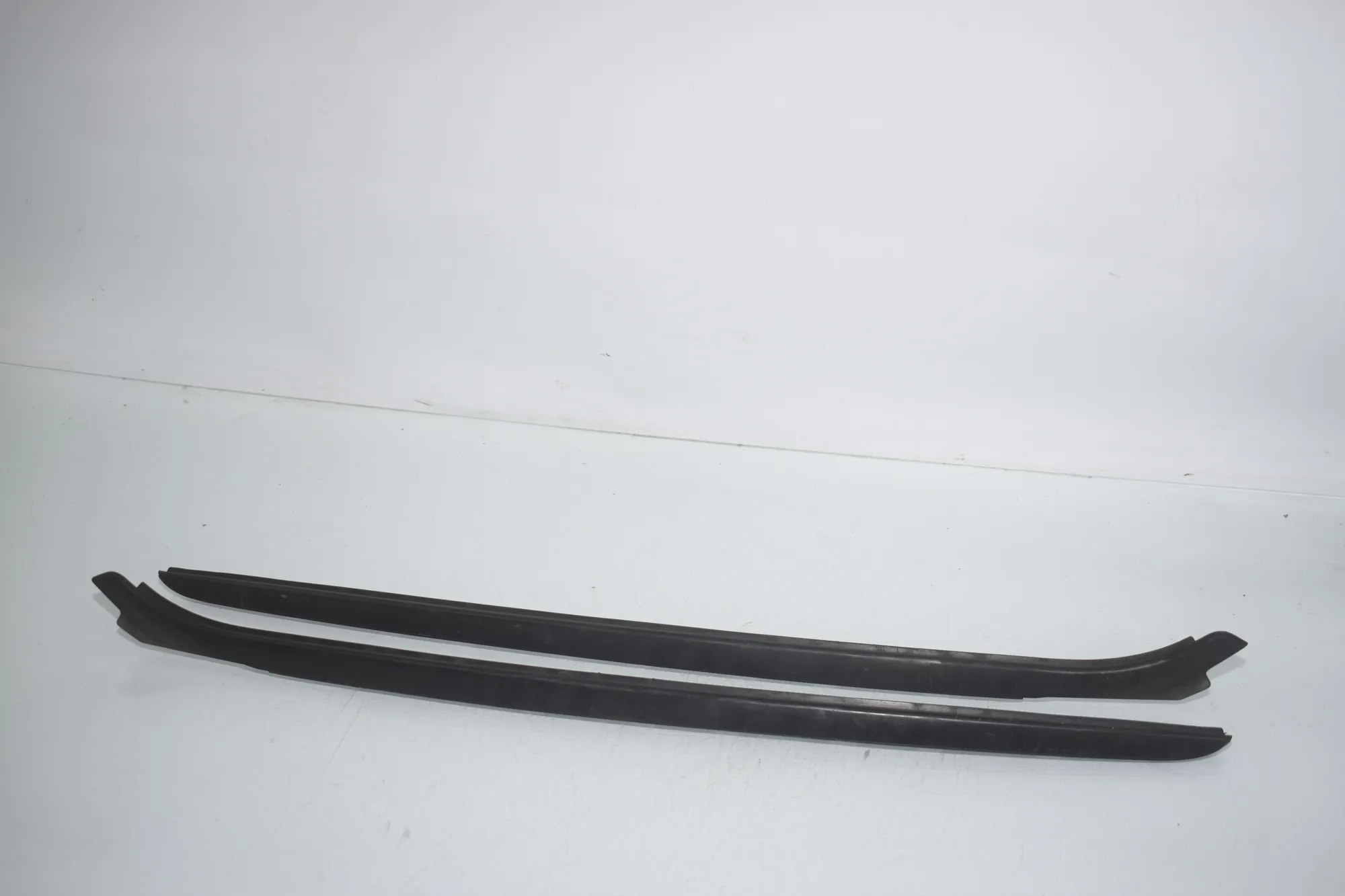 Front Windshield Trim – OEM 7258187 · BMW 3 (F30, F80) BMW 3 (F30, F80) 320 i 2012 – 2