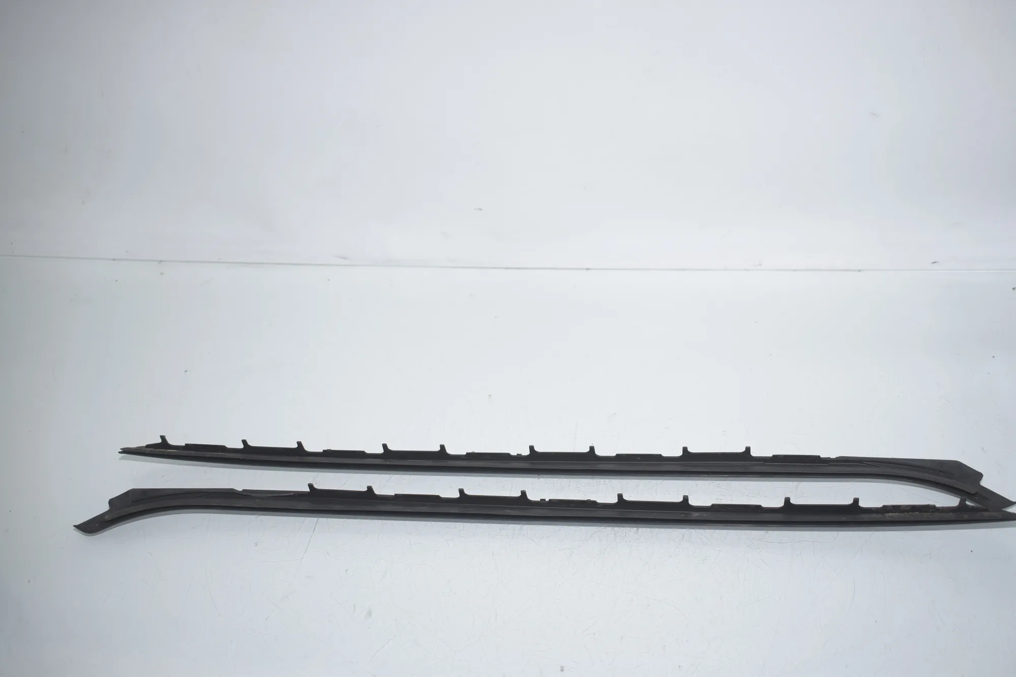 Front Windshield Trim – OEM 7258187 · BMW 3 (F30, F80) BMW 3 (F30, F80) 320 i 2012 – 3