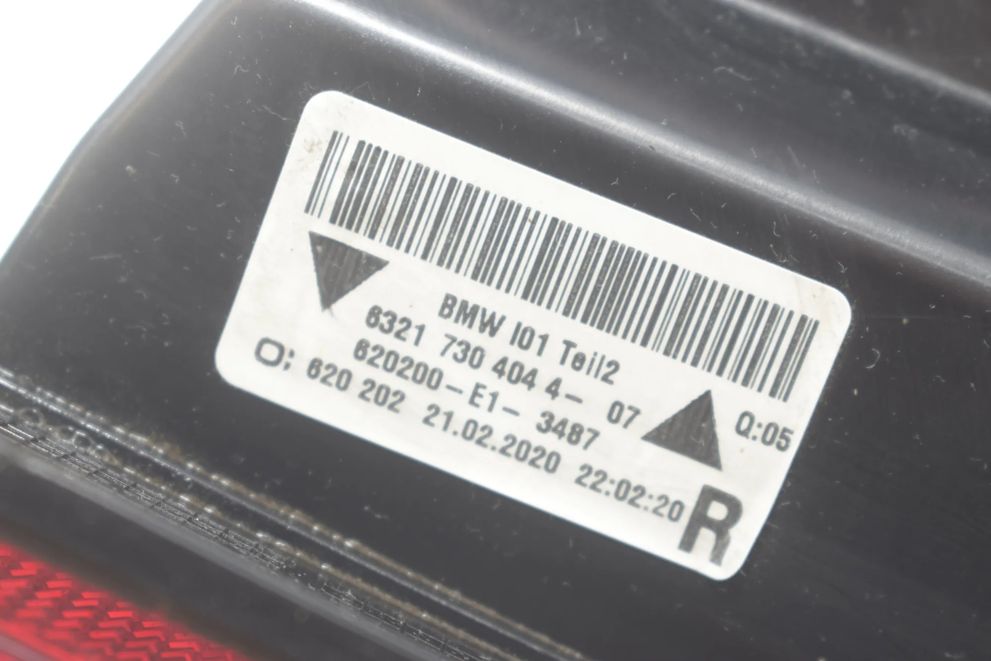 Rear Right Bumper Reflector – OEM 7304044 · BMW i3 (I01) BMW i3 (I01) Electric 2020 – 6